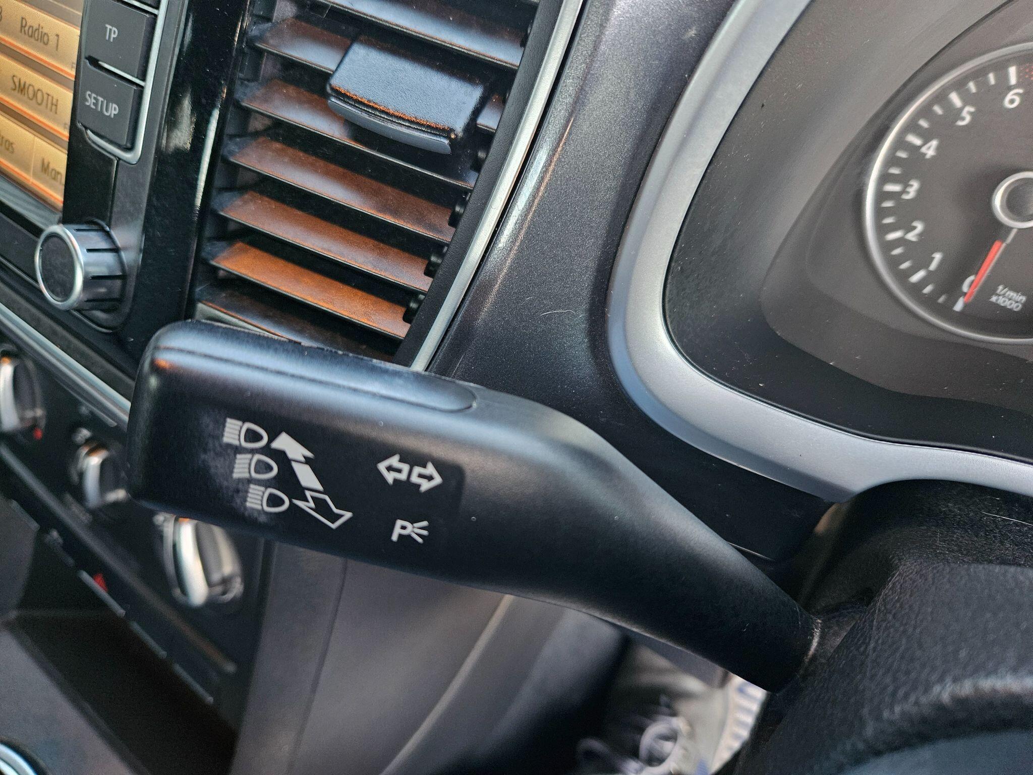 2012 Volkswagen Beetle image 30