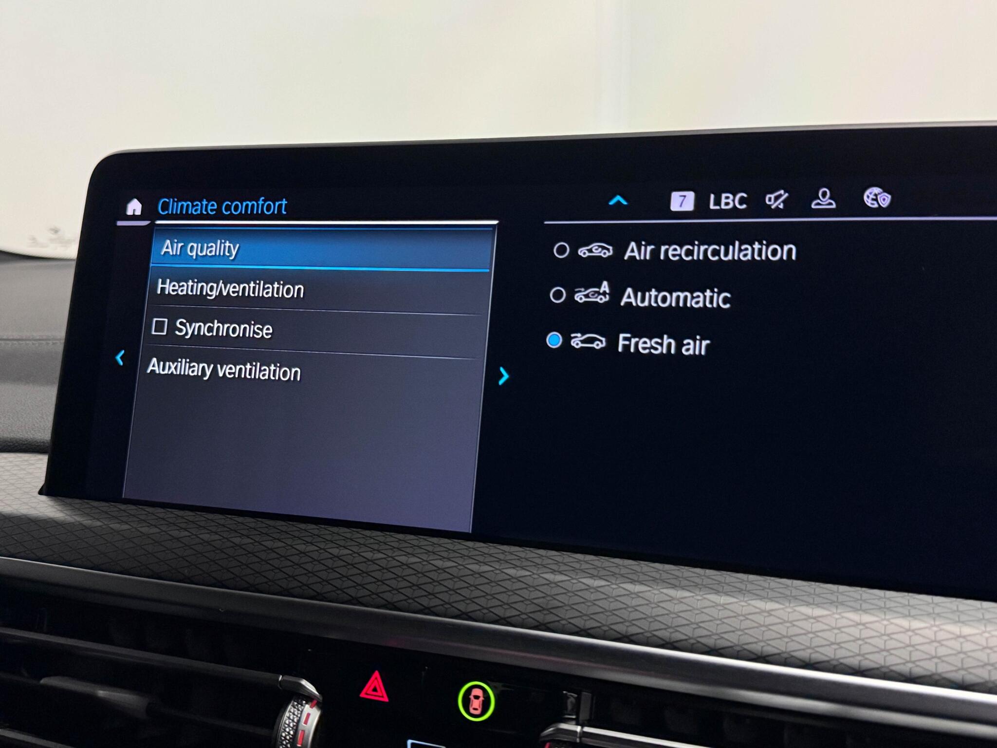 BMW X3 view 56