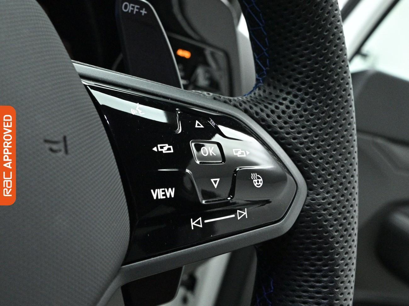 Volkswagen Golf view 24