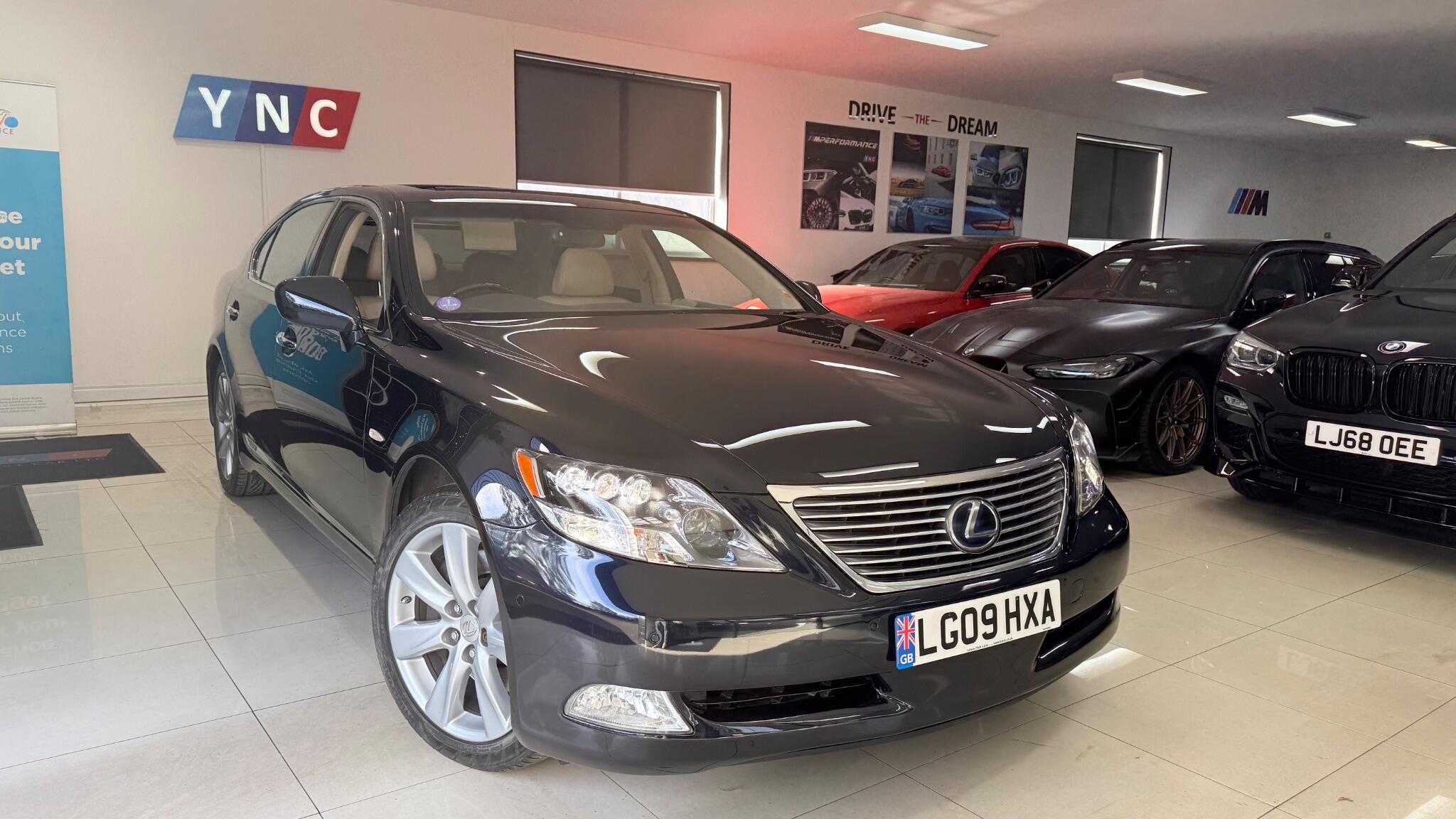 Lexus LS view 29