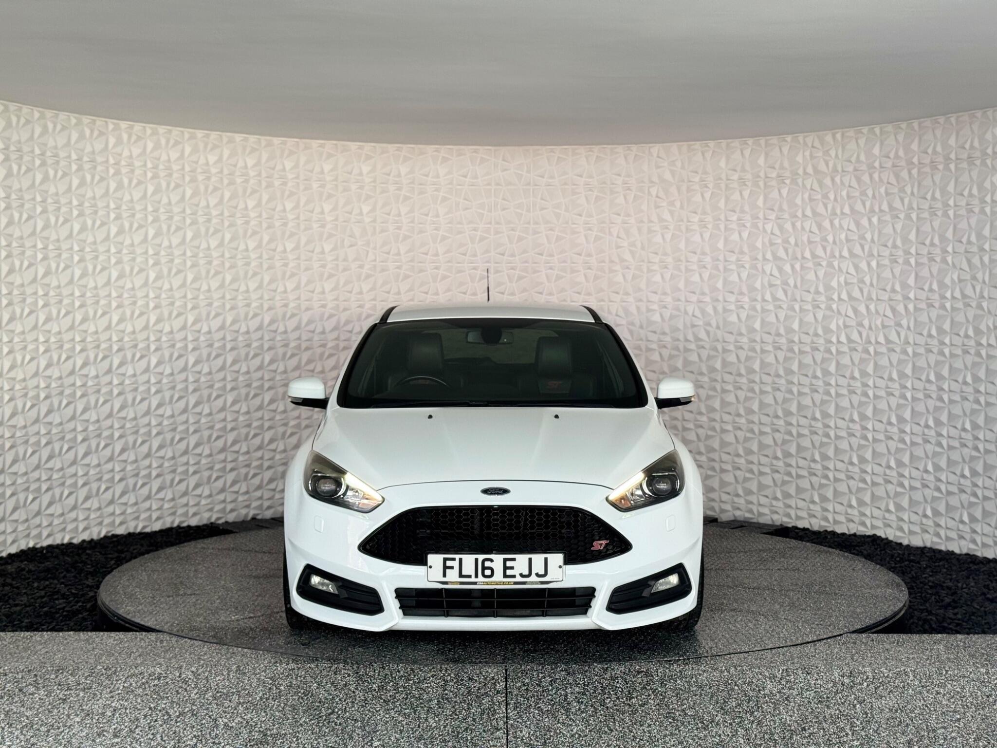 Ford Focus view 27