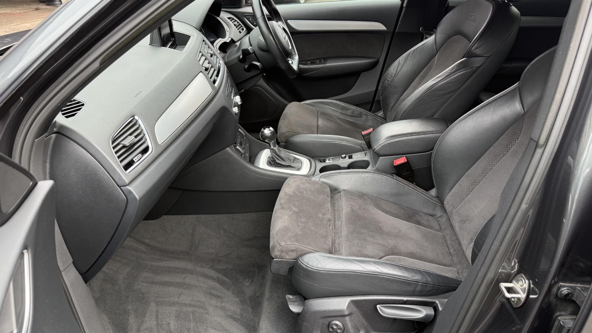Audi Q3 view 35