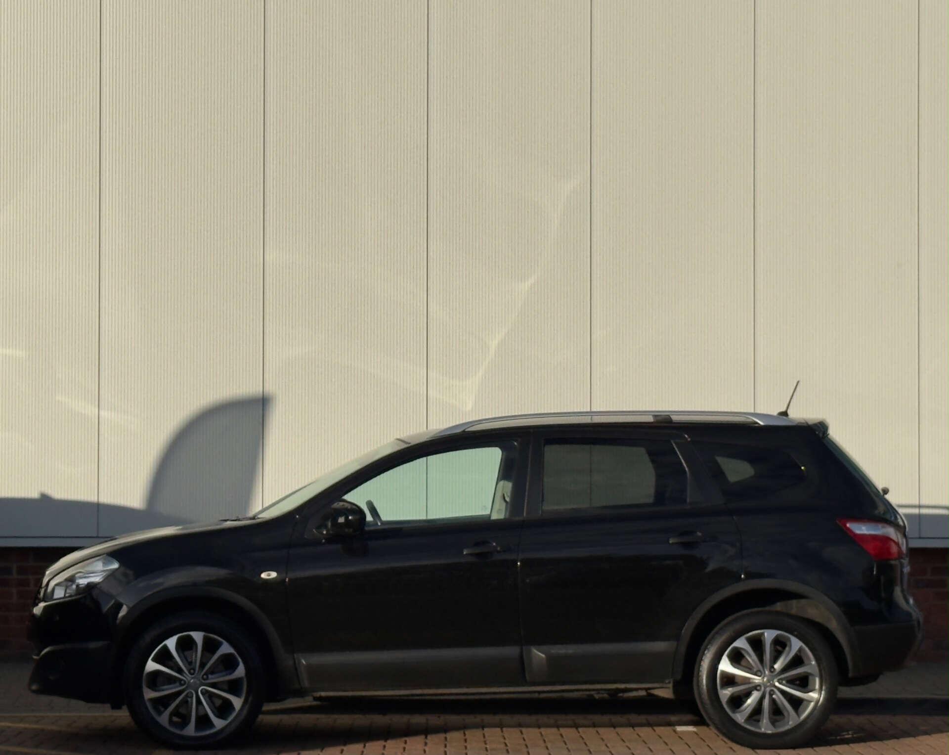 Nissan Qashqai+2 view 4