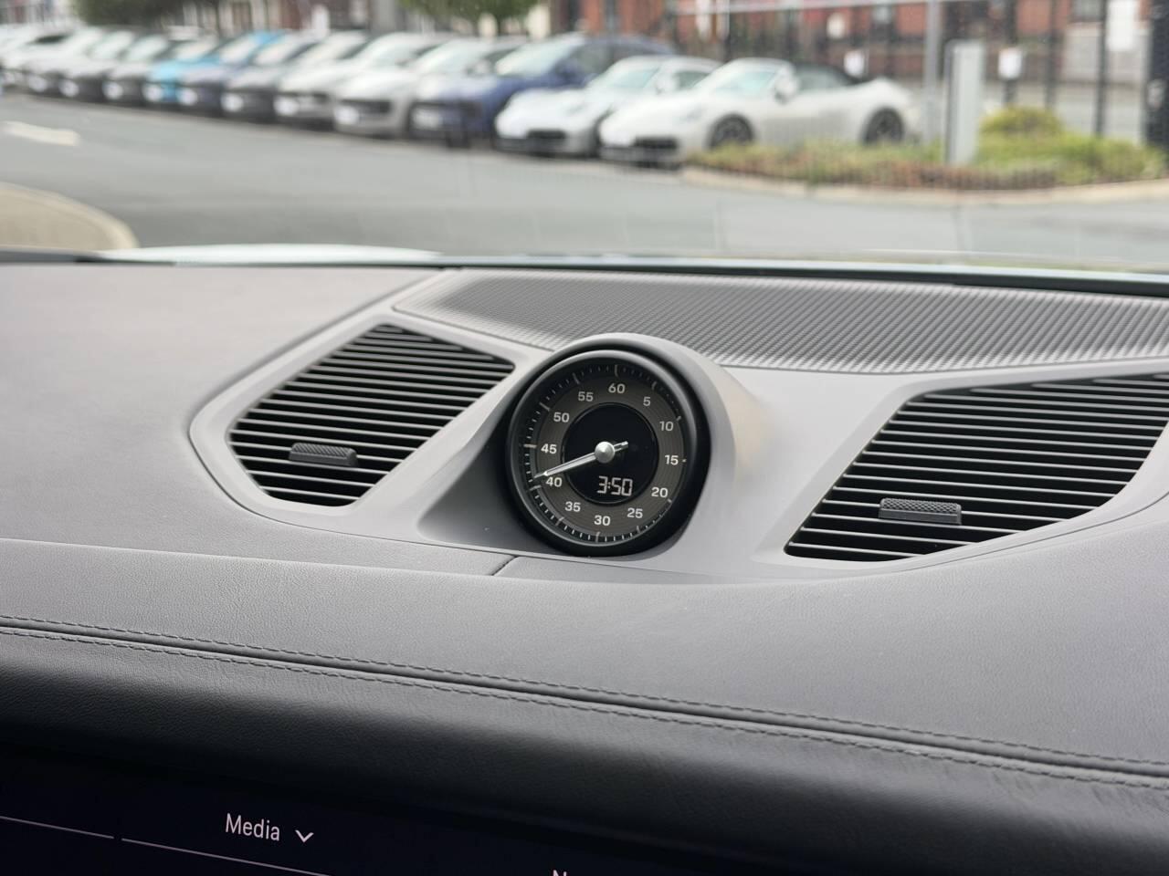 Porsche Cayenne view 37