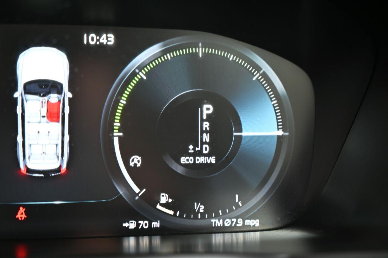 Volvo XC90 view 23