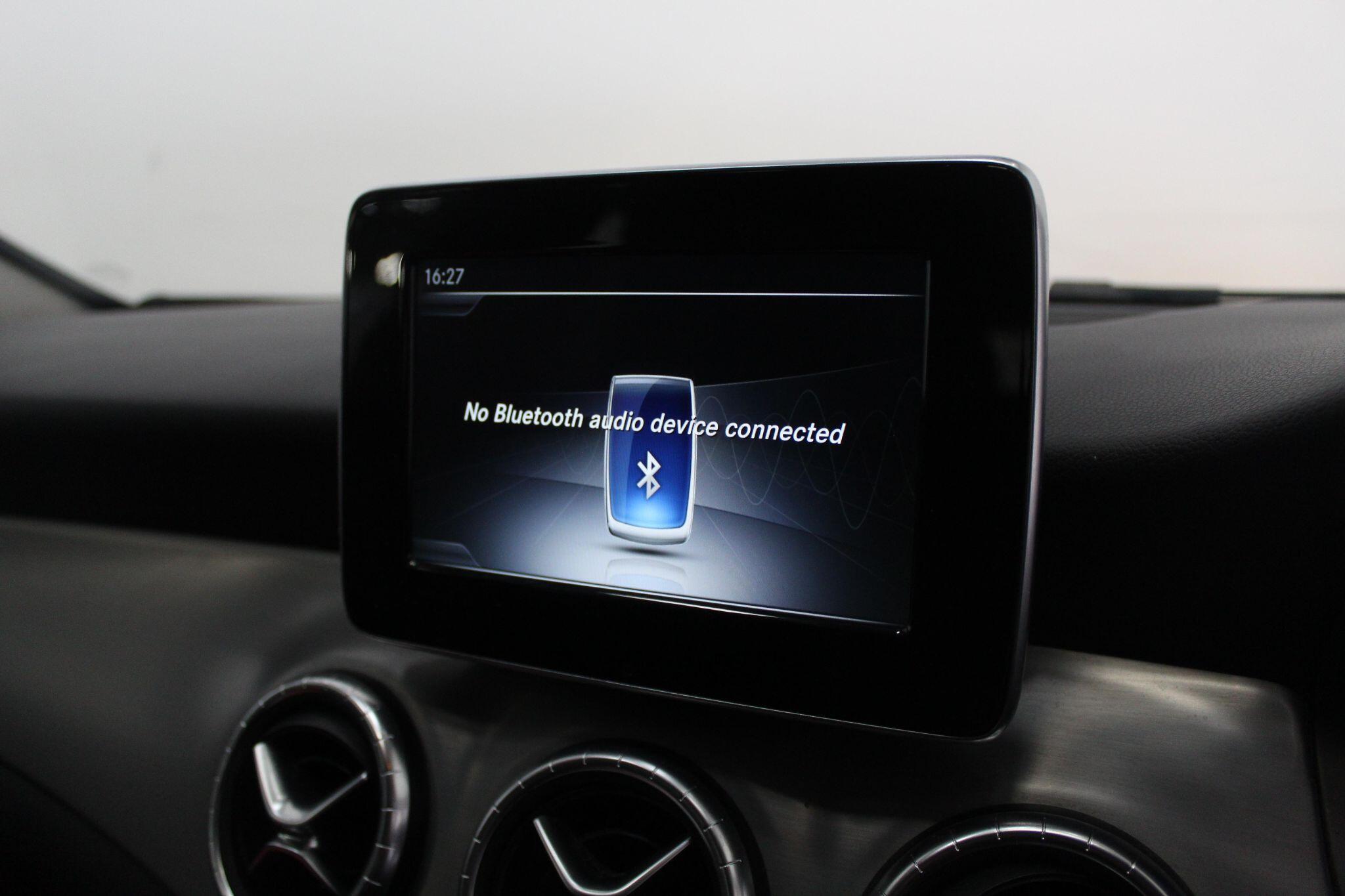 Mercedes-Benz CLA view 35