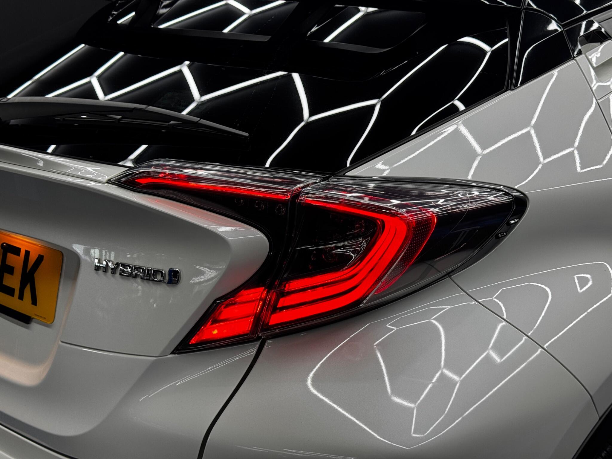 Toyota C-HR view 40