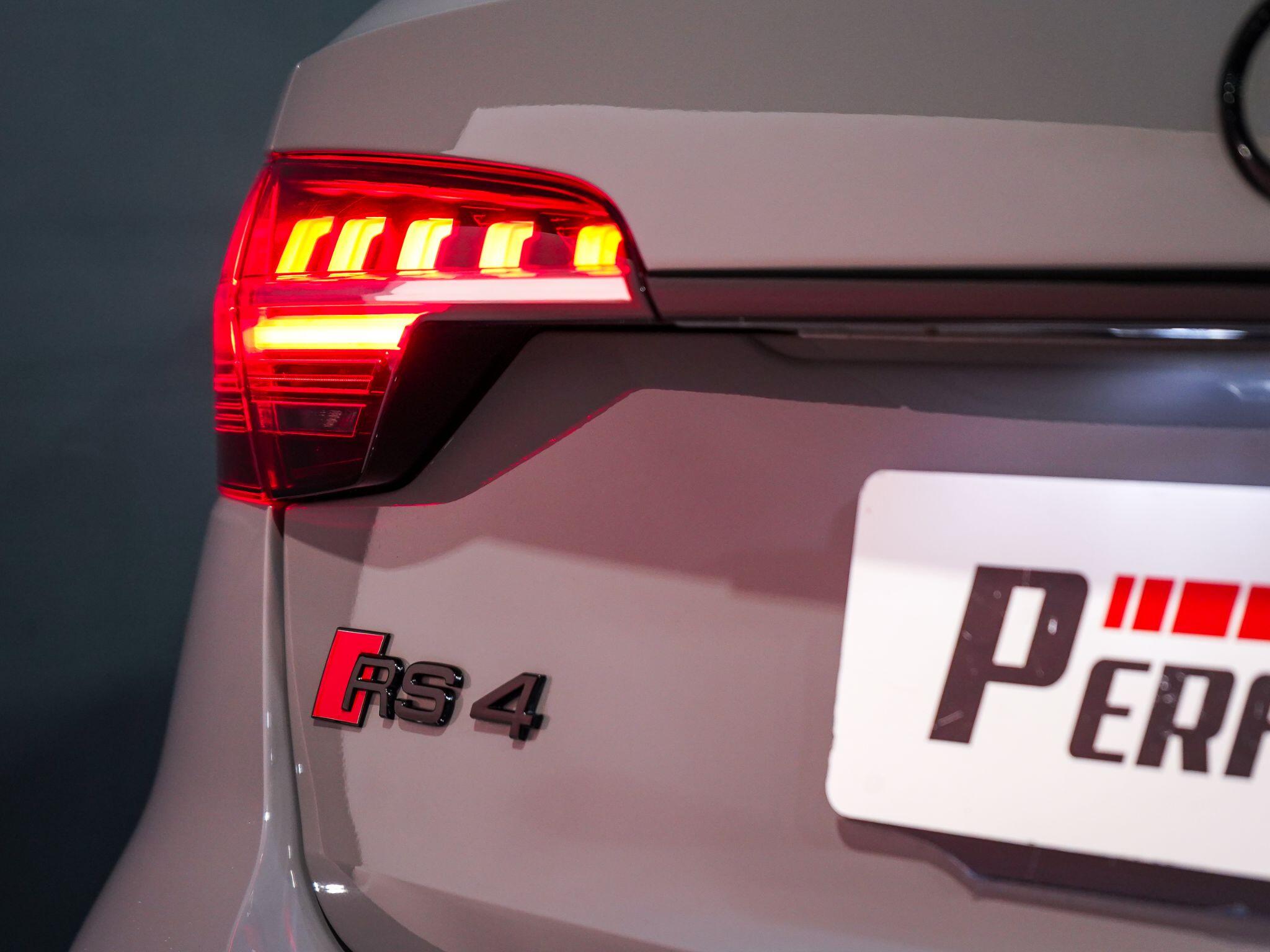 Audi RS4 view 47