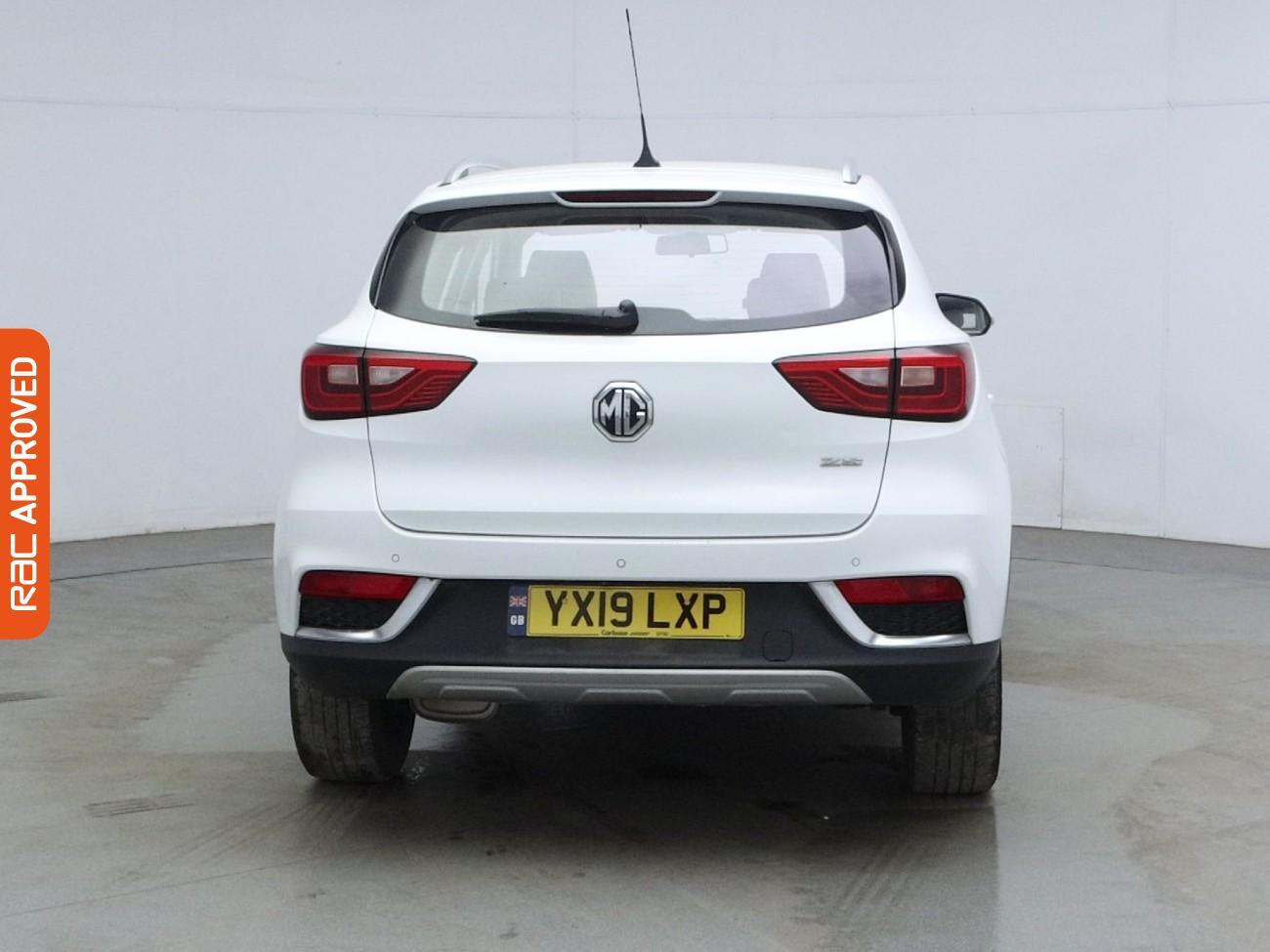 MG ZS view 8
