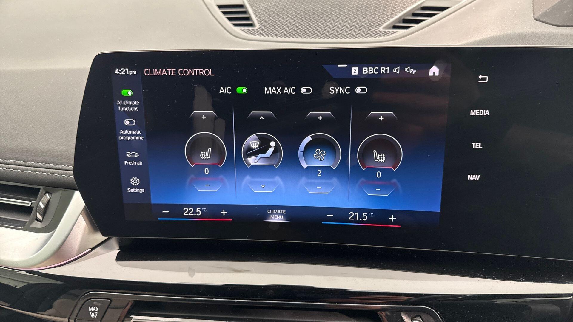 BMW Ix1 view 24