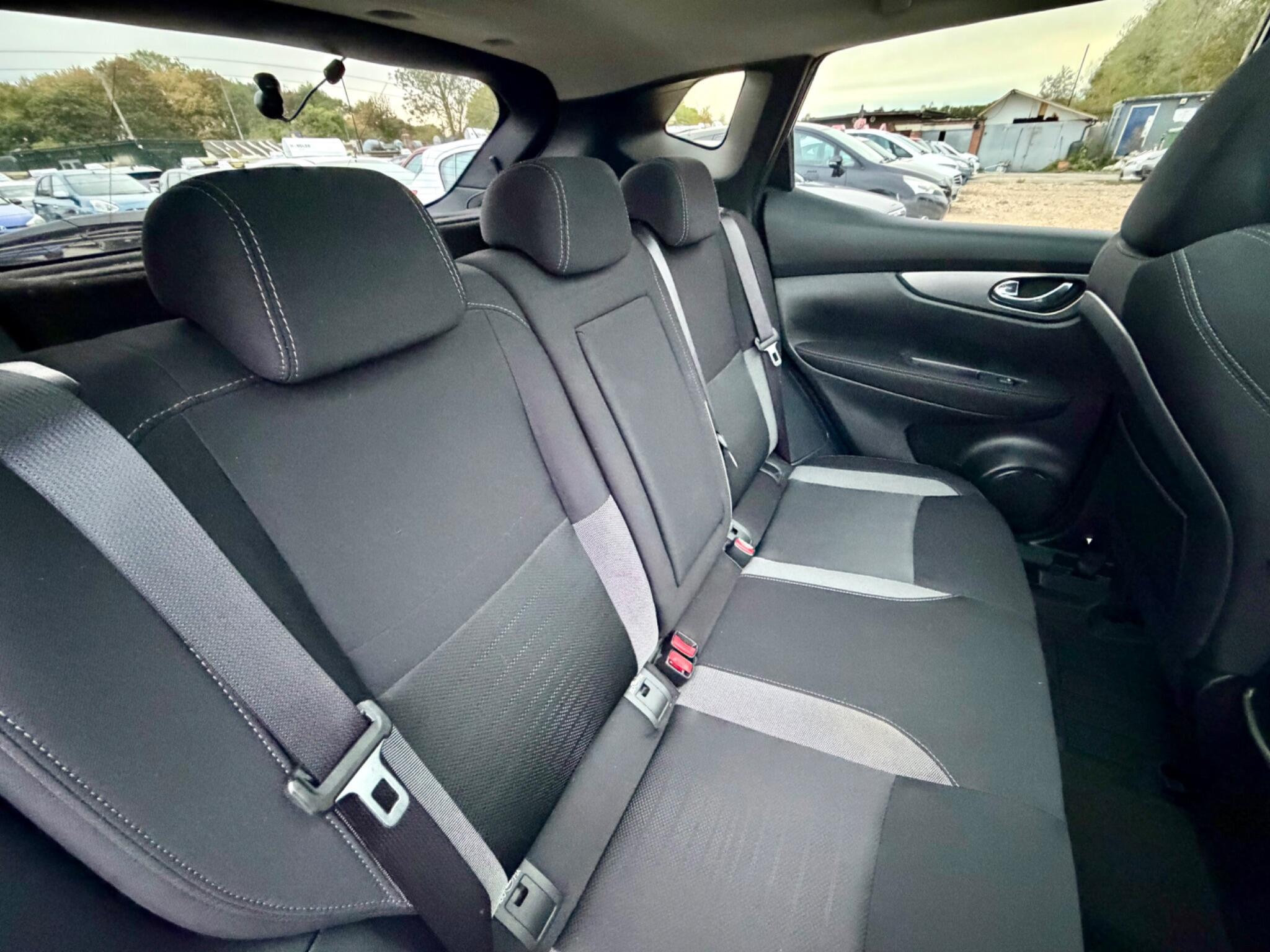 Nissan Qashqai view 25