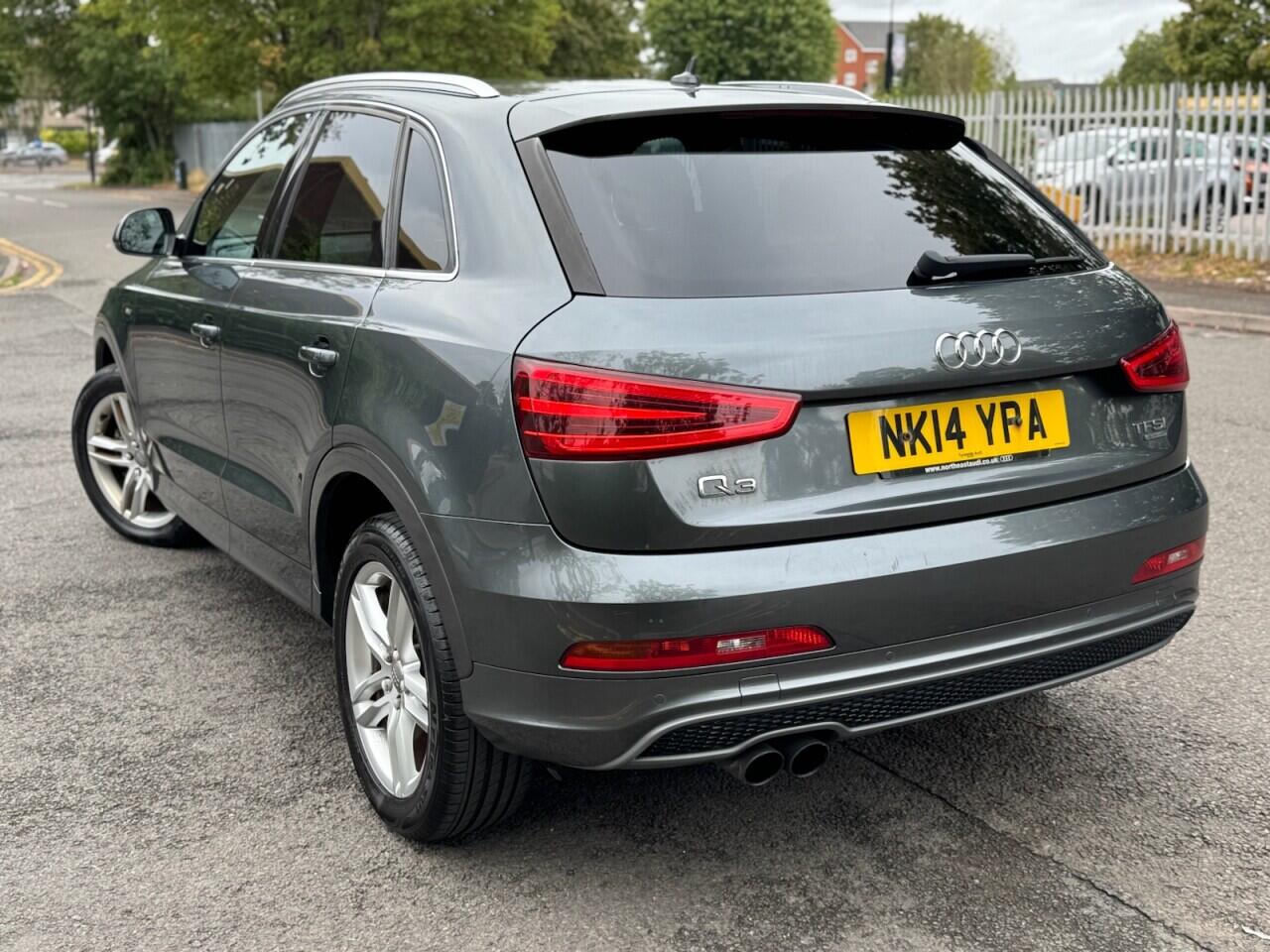 Audi Q3 view 6