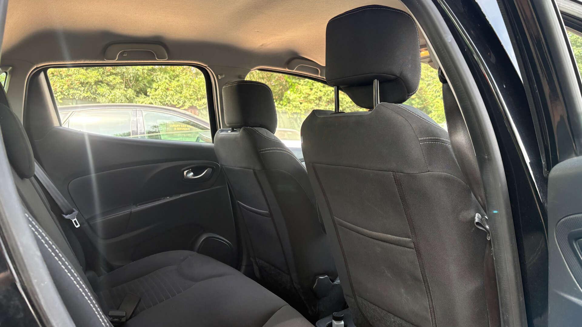 Renault Clio view 9