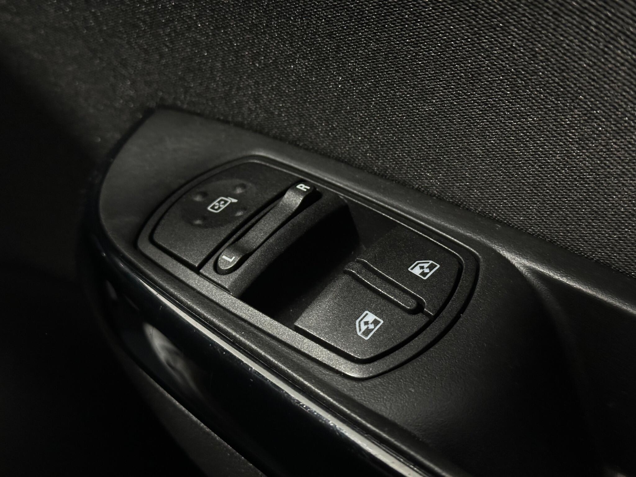 Vauxhall Corsa view 19