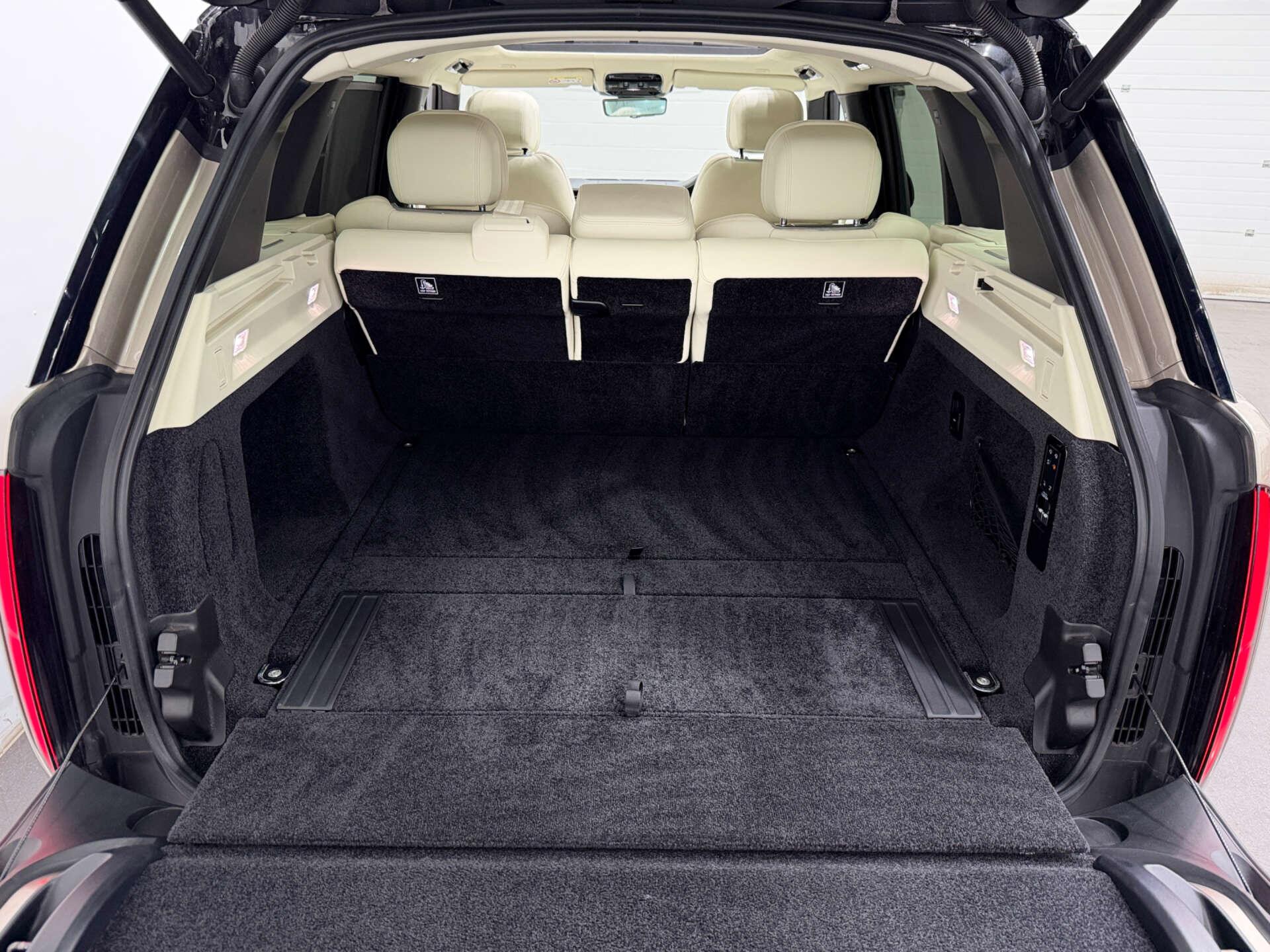 Land Rover Range Rover view 24