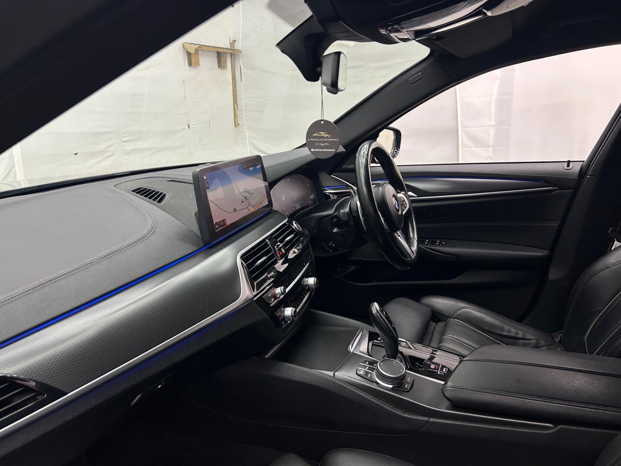 BMW 5 Series view 16
