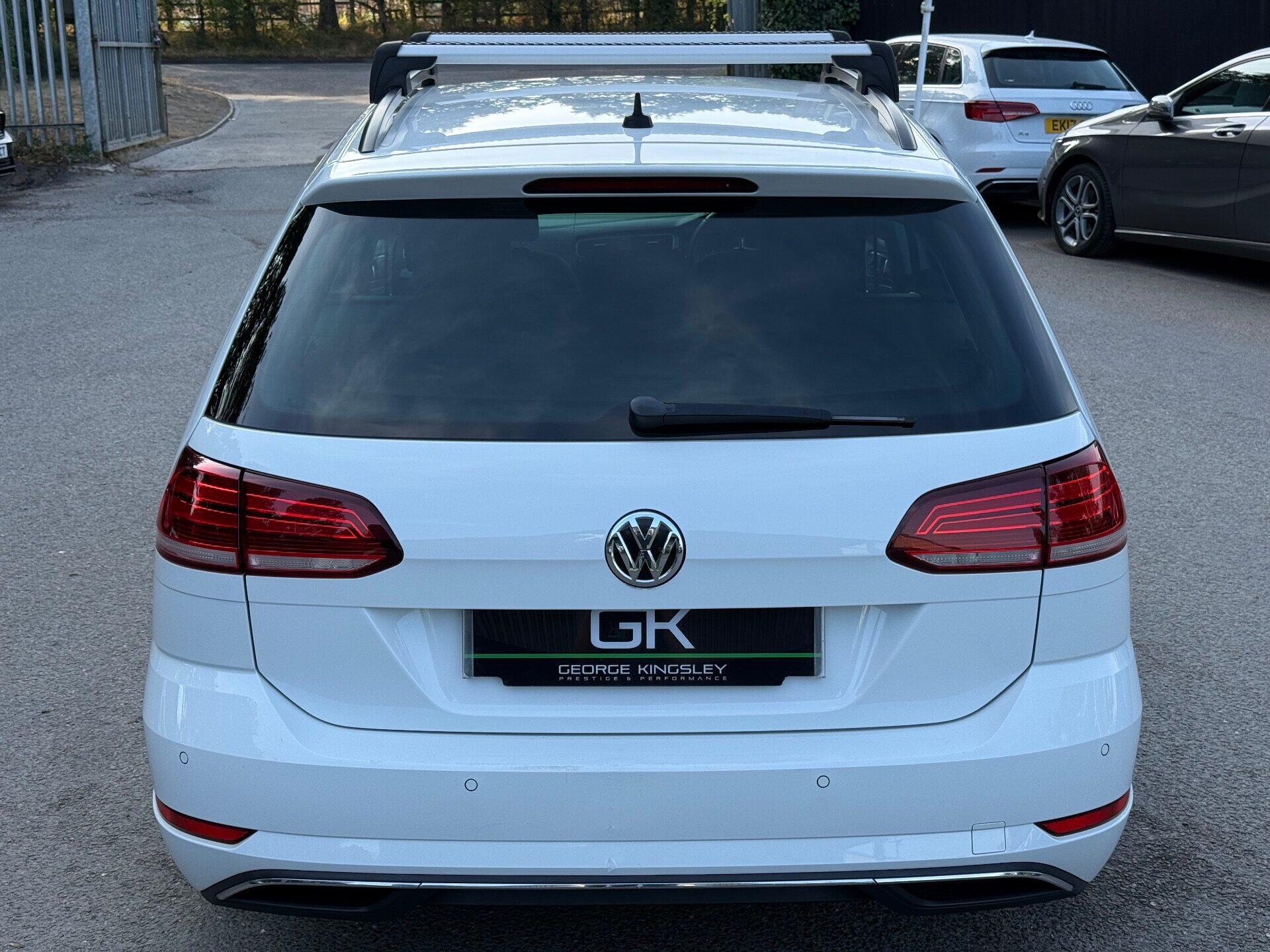 Volkswagen Golf view 8