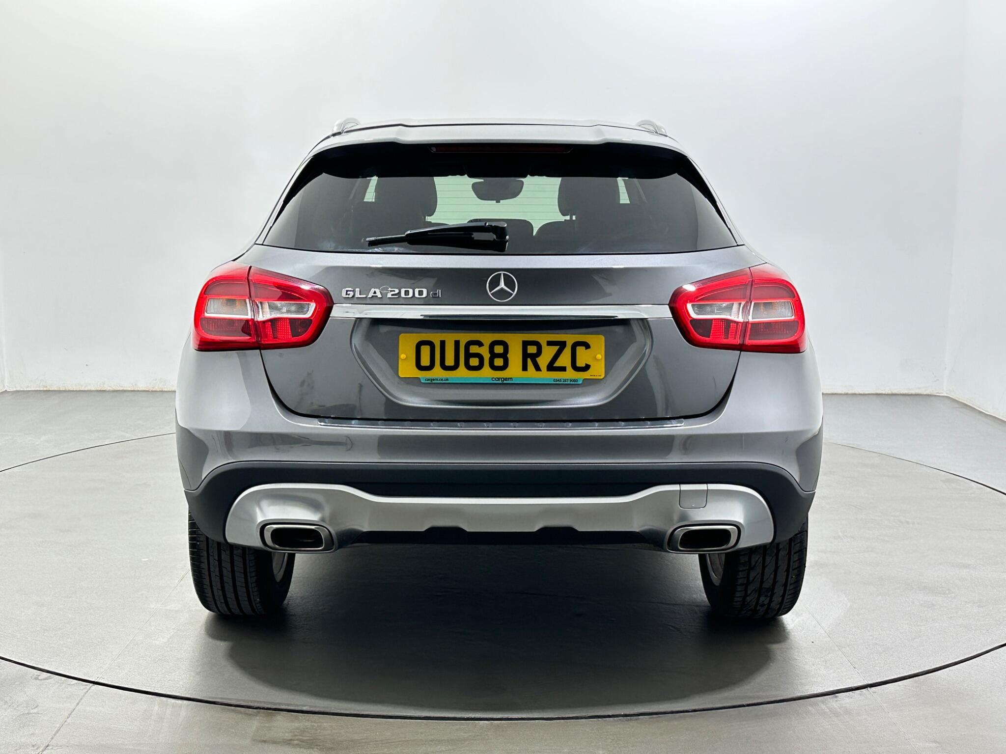 Mercedes-Benz Gla view 7