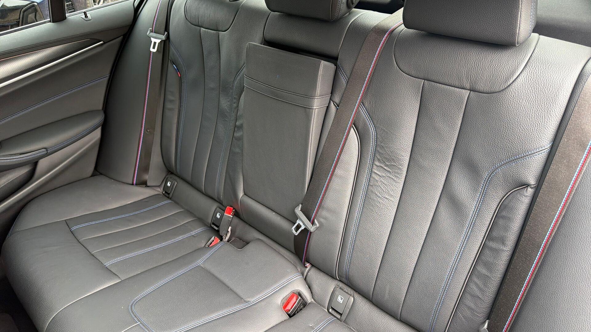 BMW 5 Series view 12