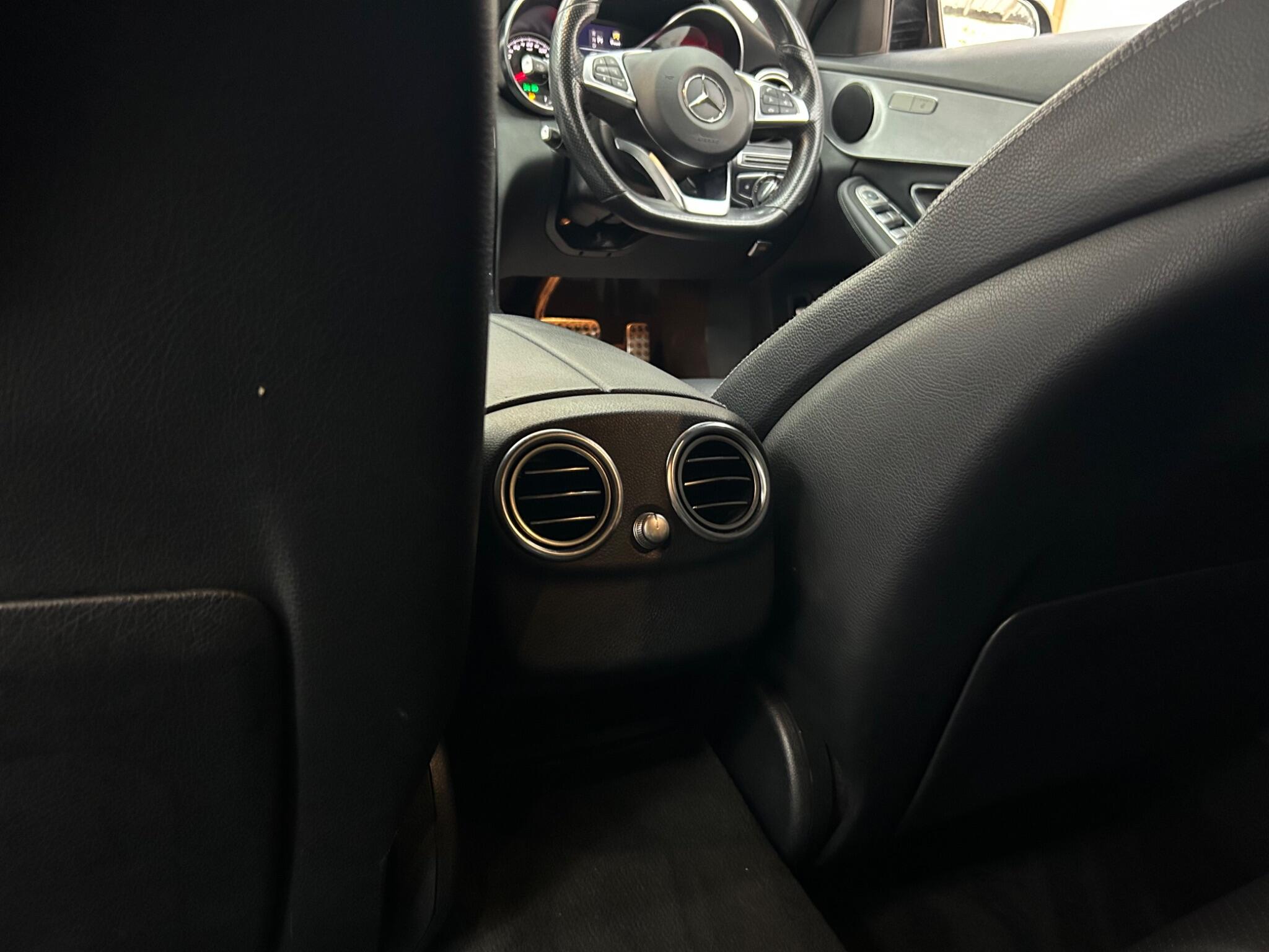 Mercedes-Benz C-Class view 16