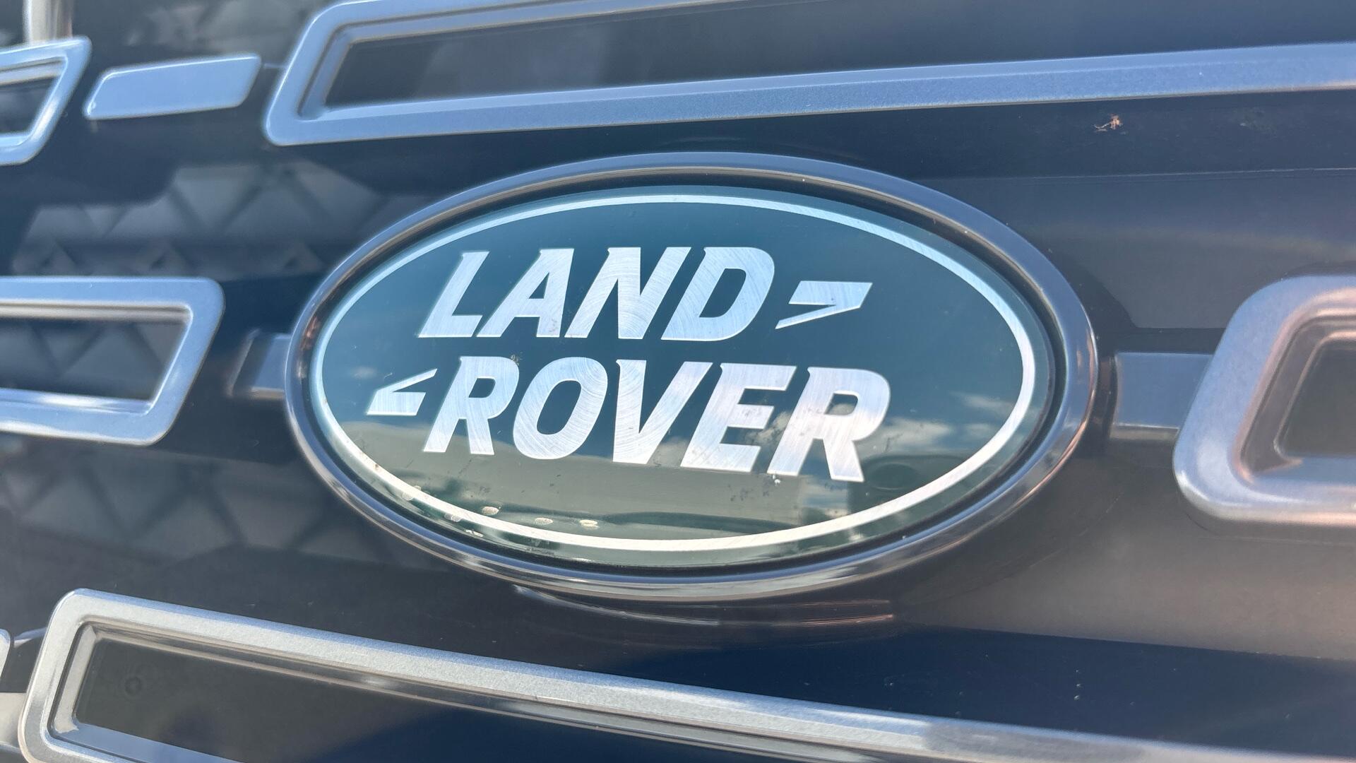 Land Rover Range Rover Velar view 40
