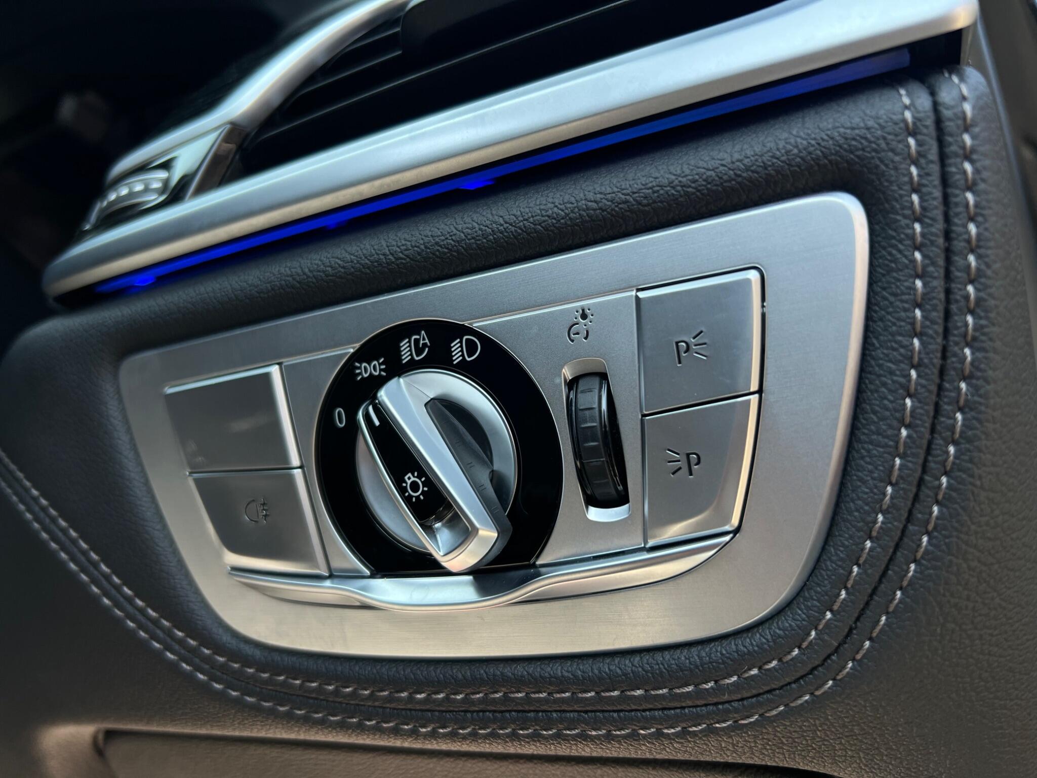 BMW 7 Series view 59