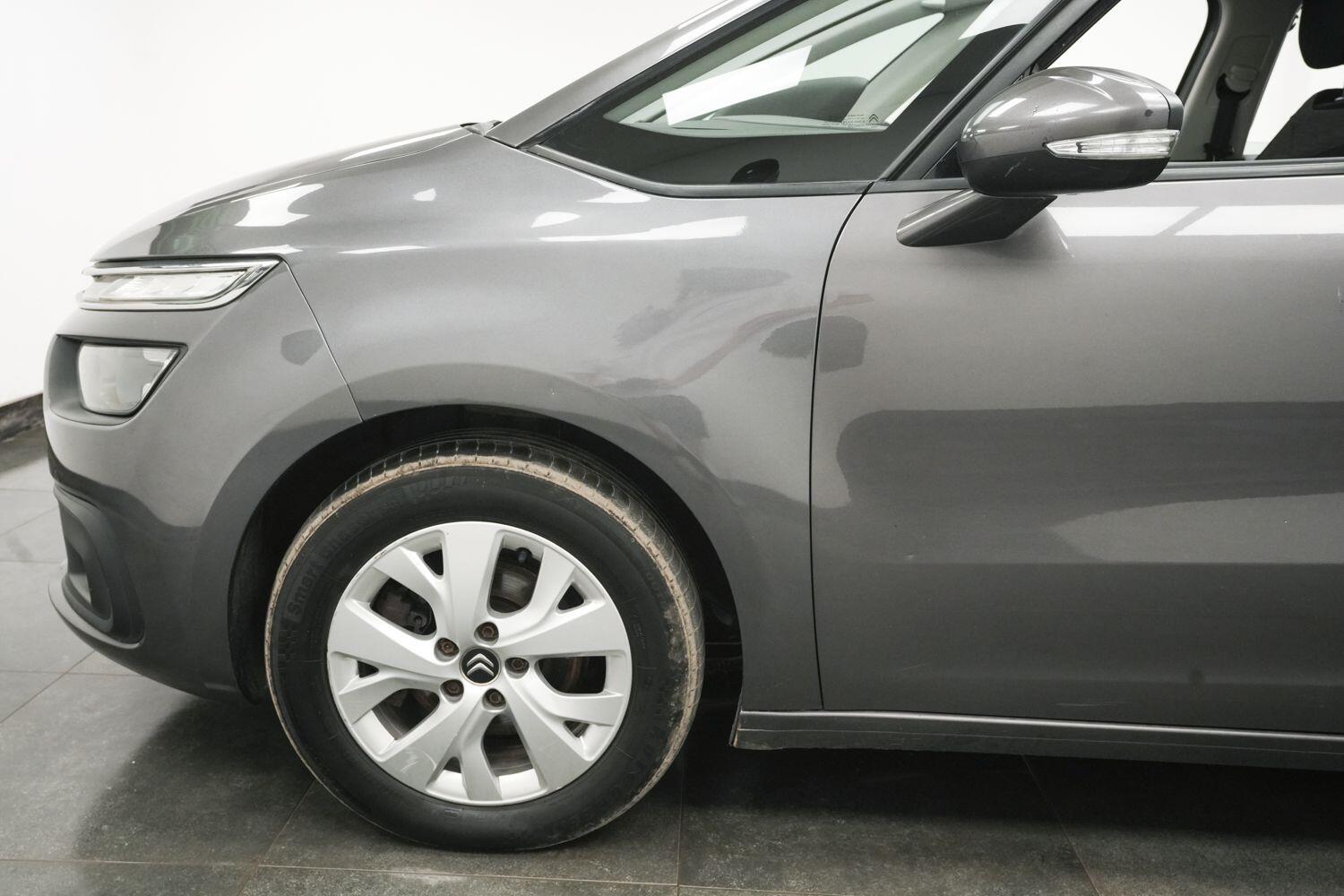 Citroen Grand C4 Spacetourer view 14