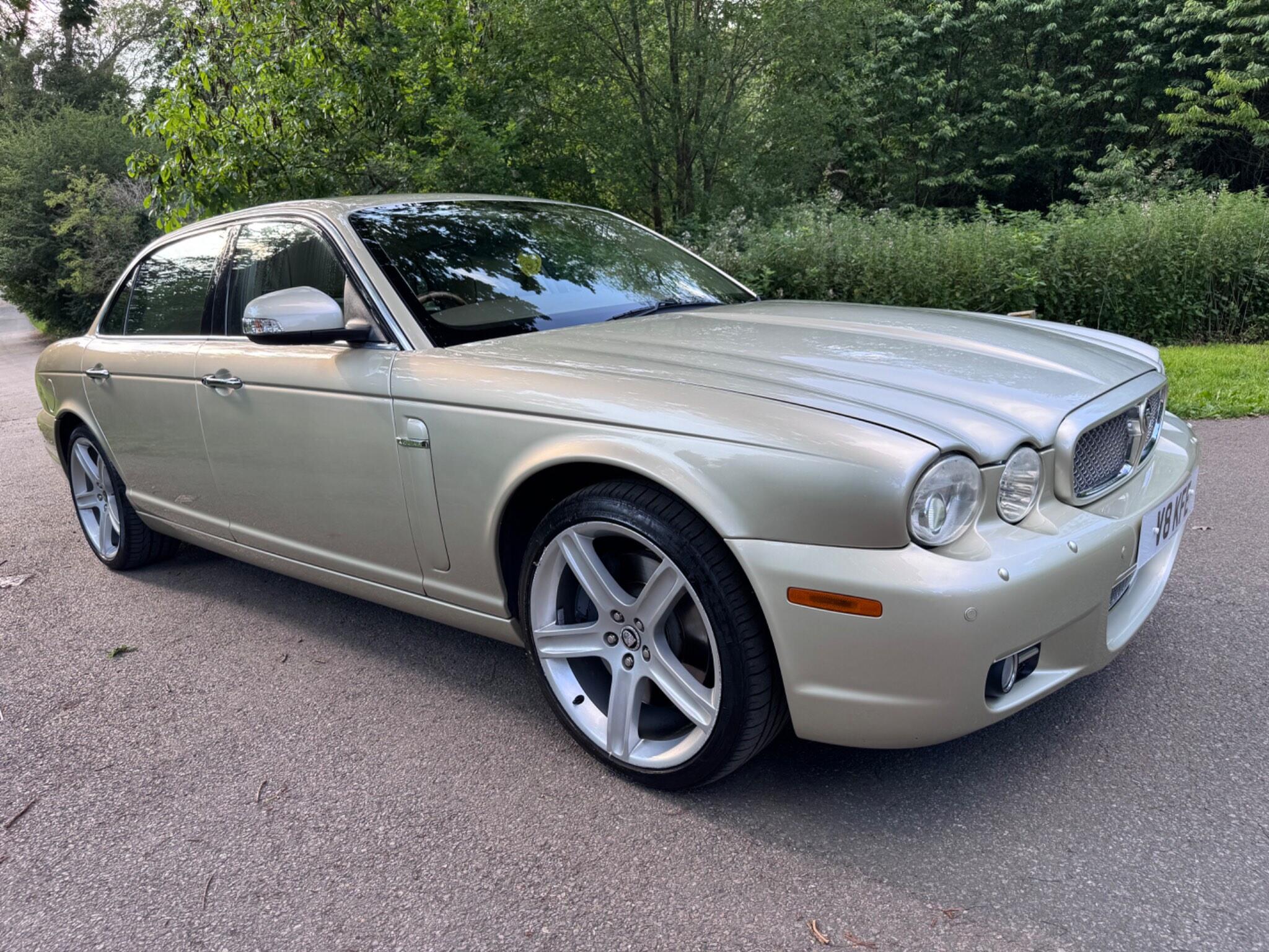 Jaguar XJR