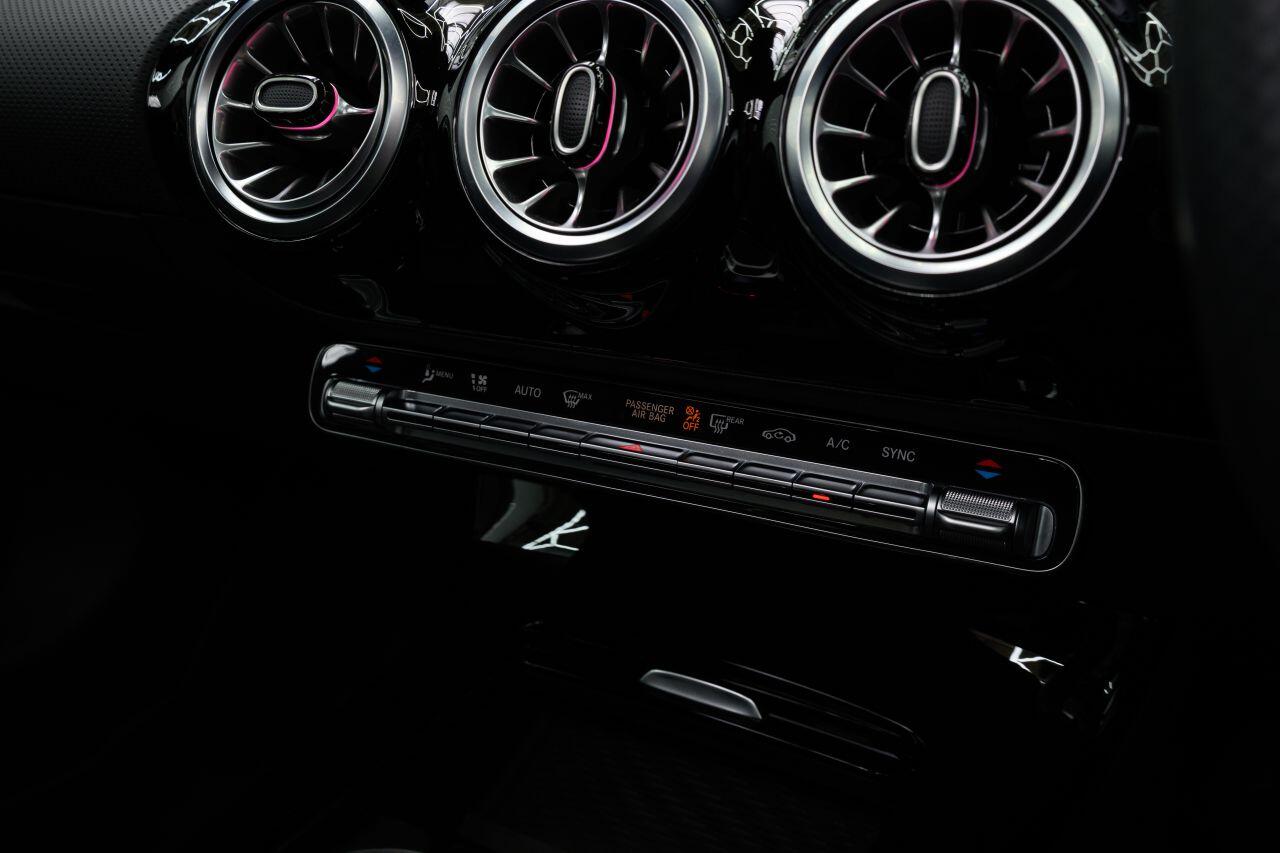 Mercedes-Benz CLA view 42