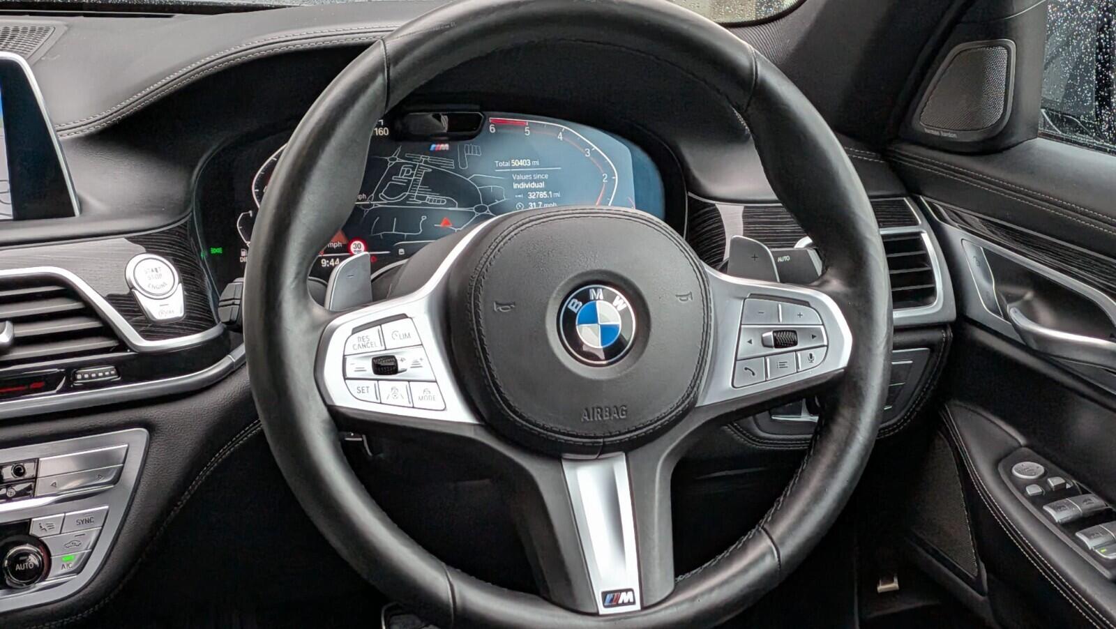 BMW 7 Series view 20