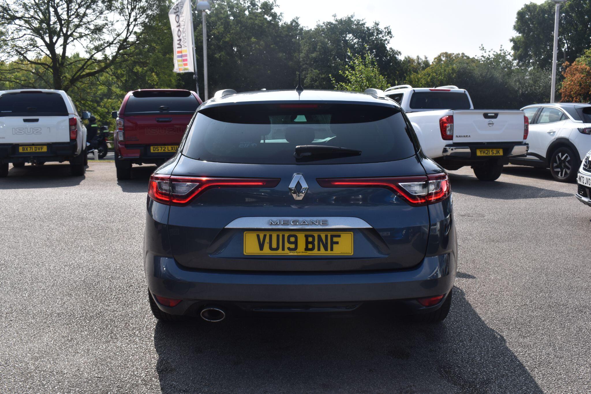 Megane - 1.3 TCe Iconic Sport Tourer Euro 6 (s/s) 5dr - Image 10