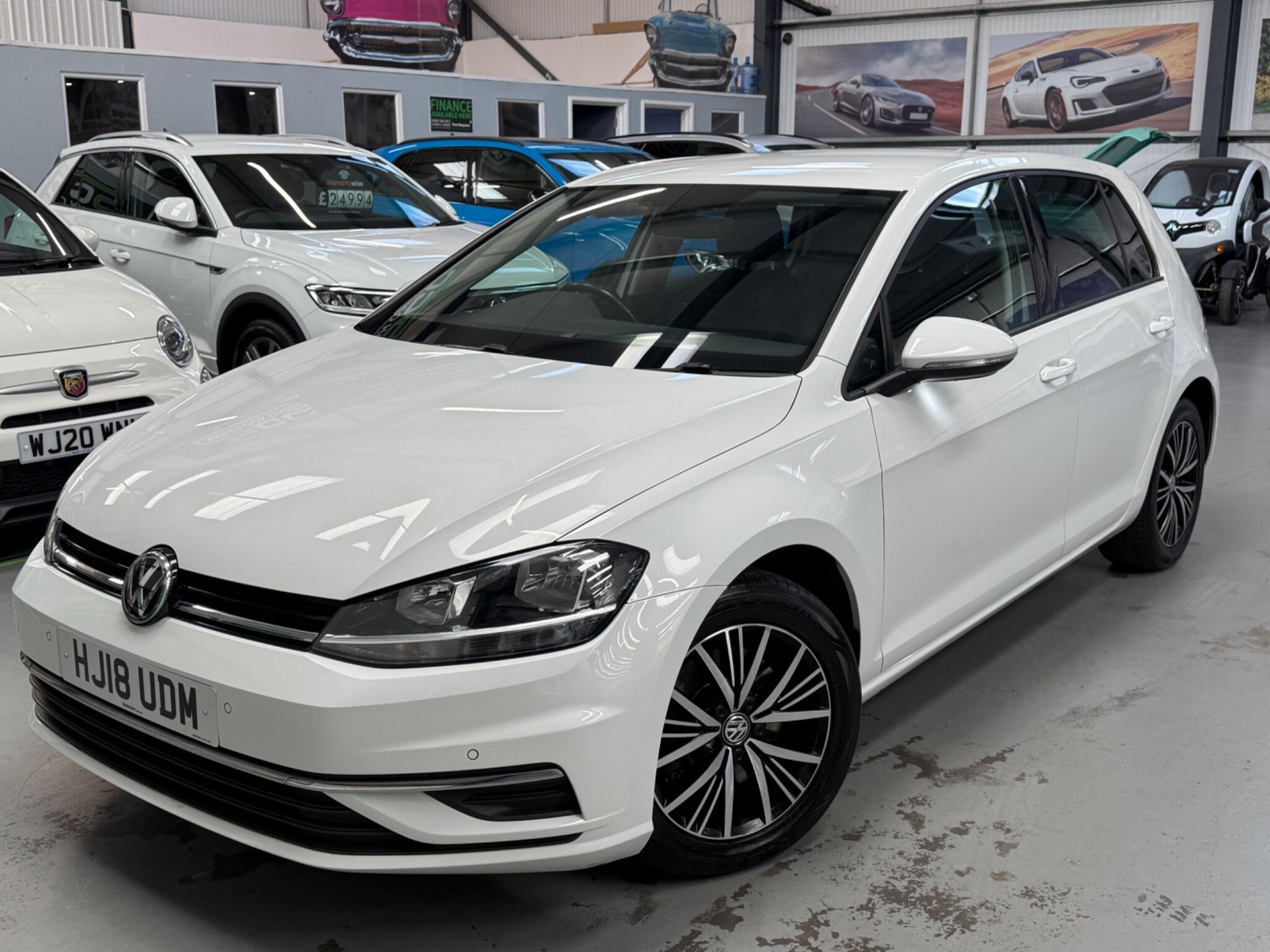 Volkswagen Golf view 6