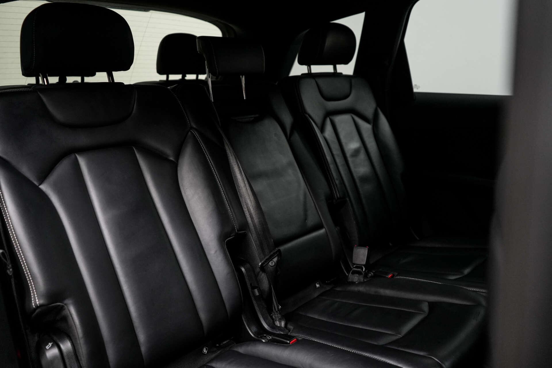 Audi SQ7 view 20