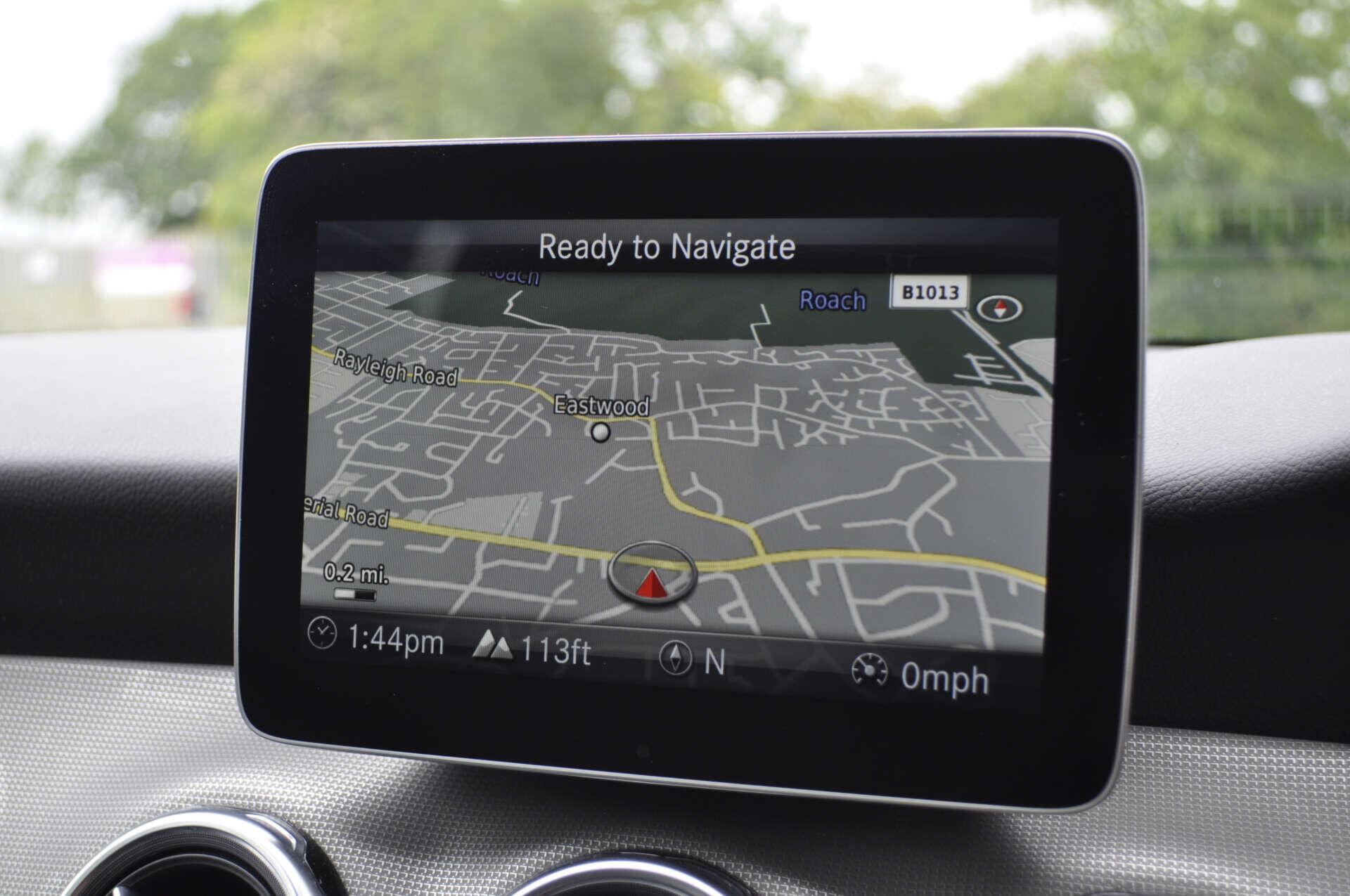 Mercedes-Benz Gla view 16