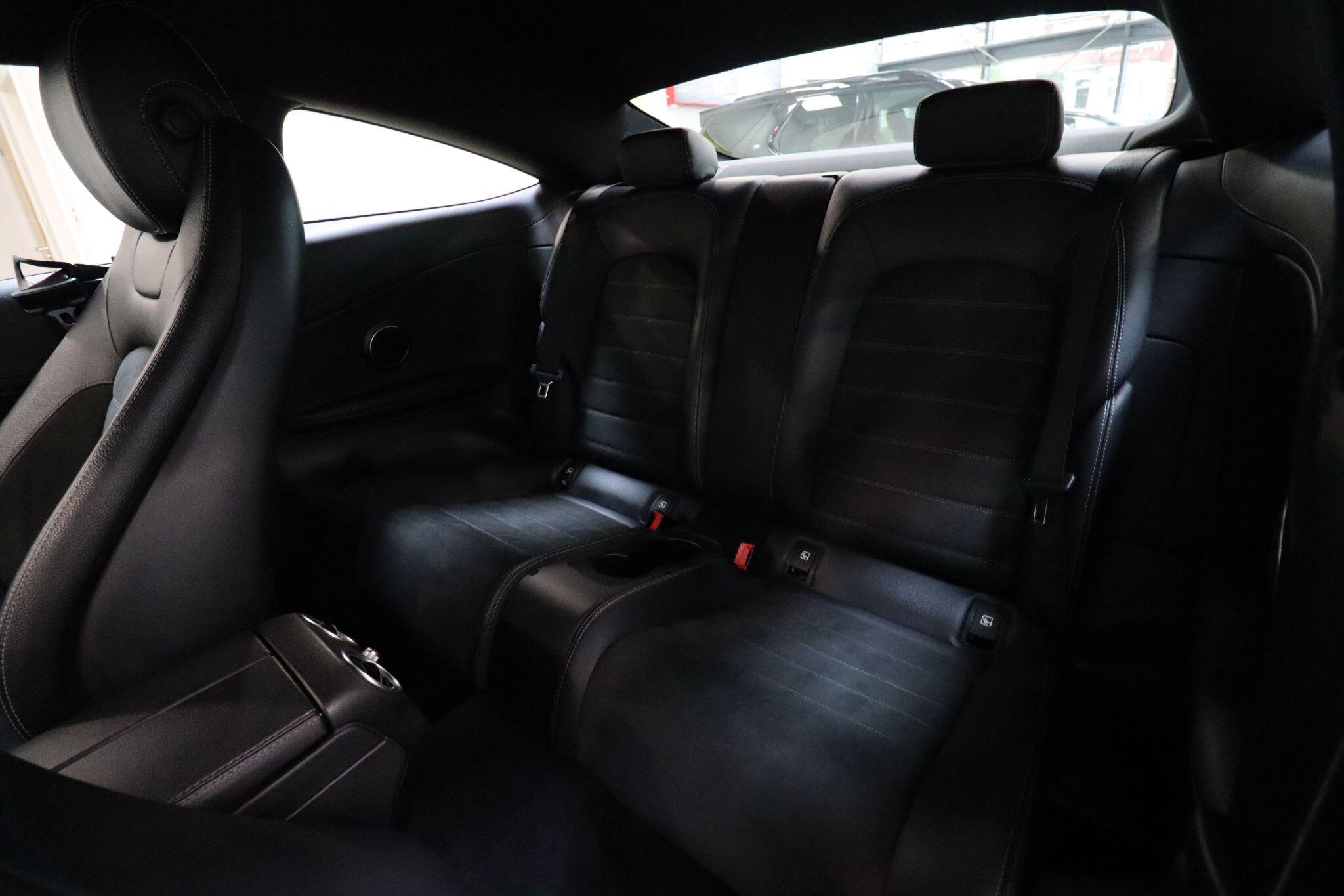 Mercedes-Benz C Class view 12