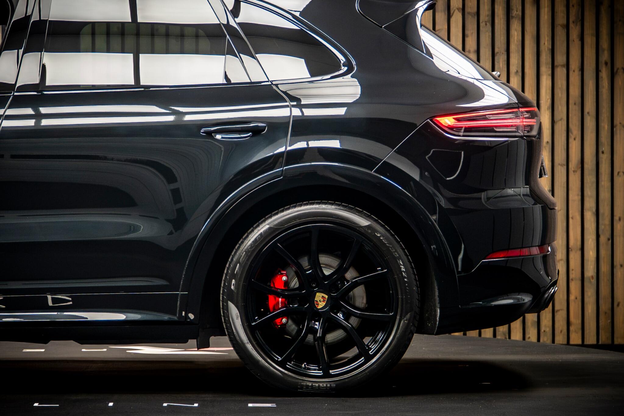 Porsche Cayenne view 18