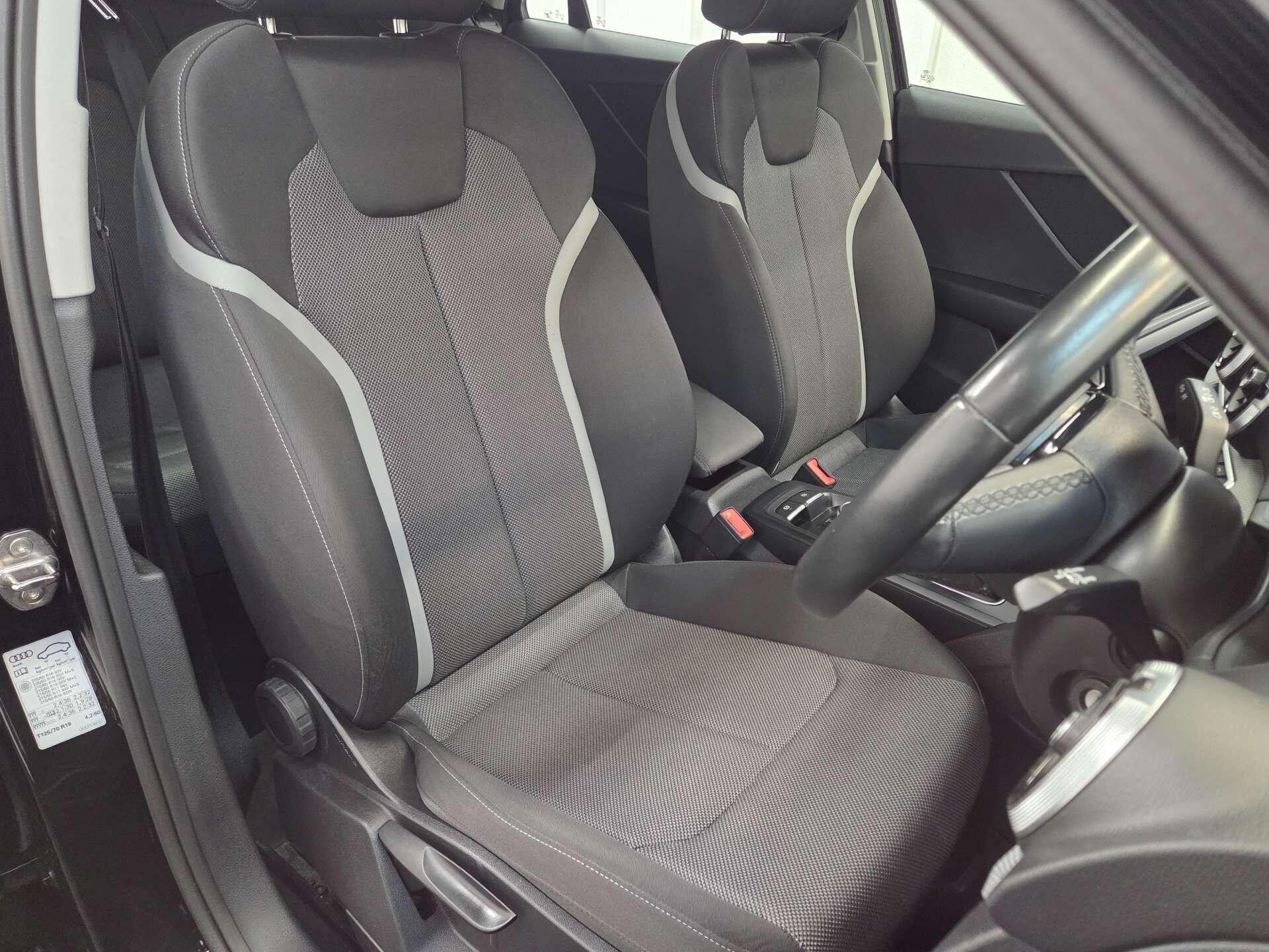 Audi Q2 view 9