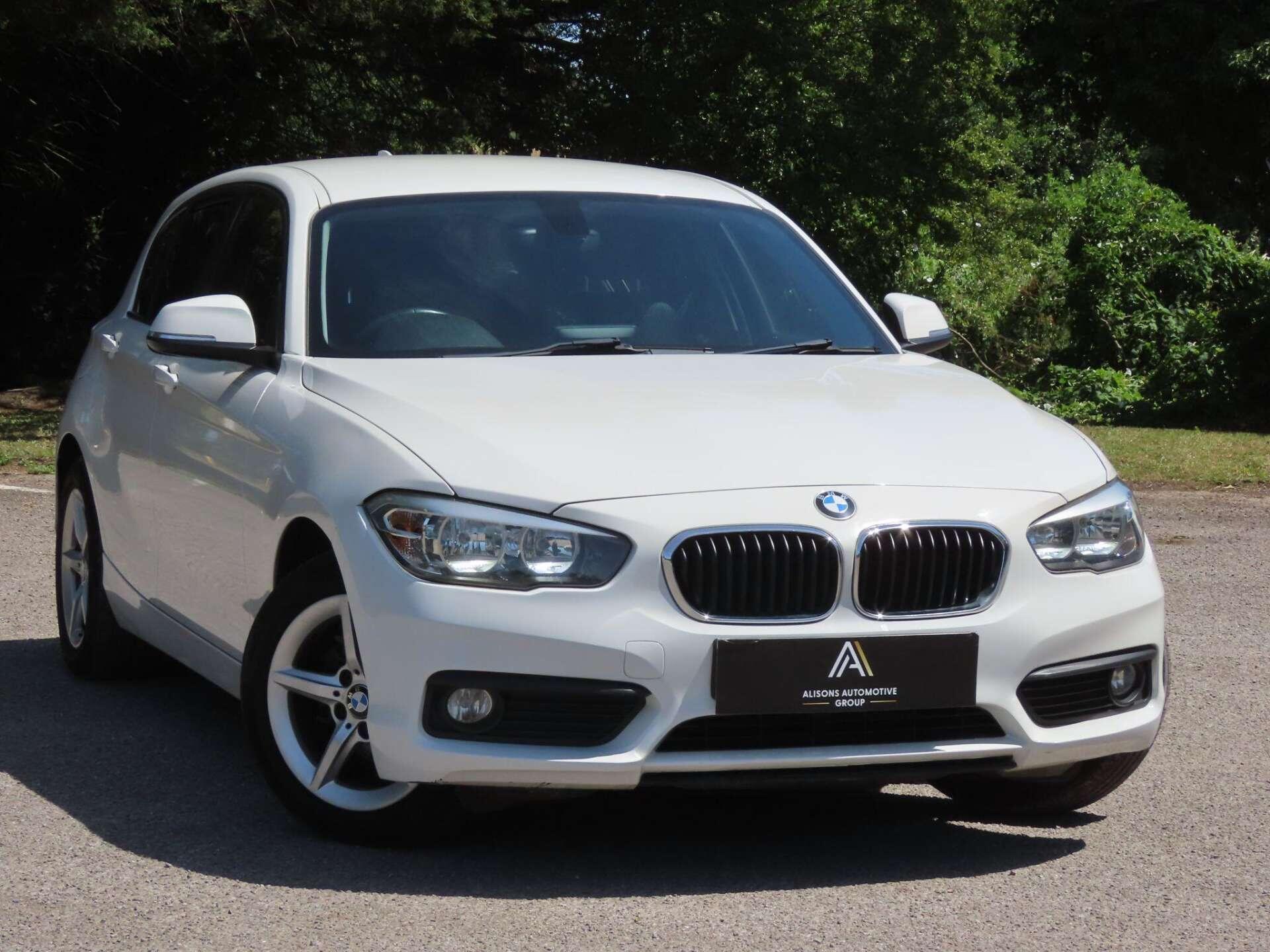 BMW 1 Series view 3