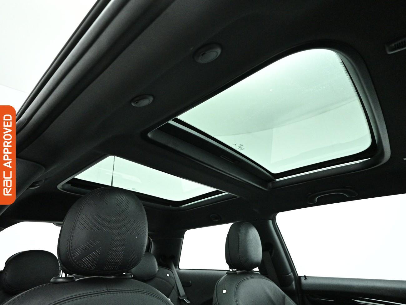 Mini Hatch view 3