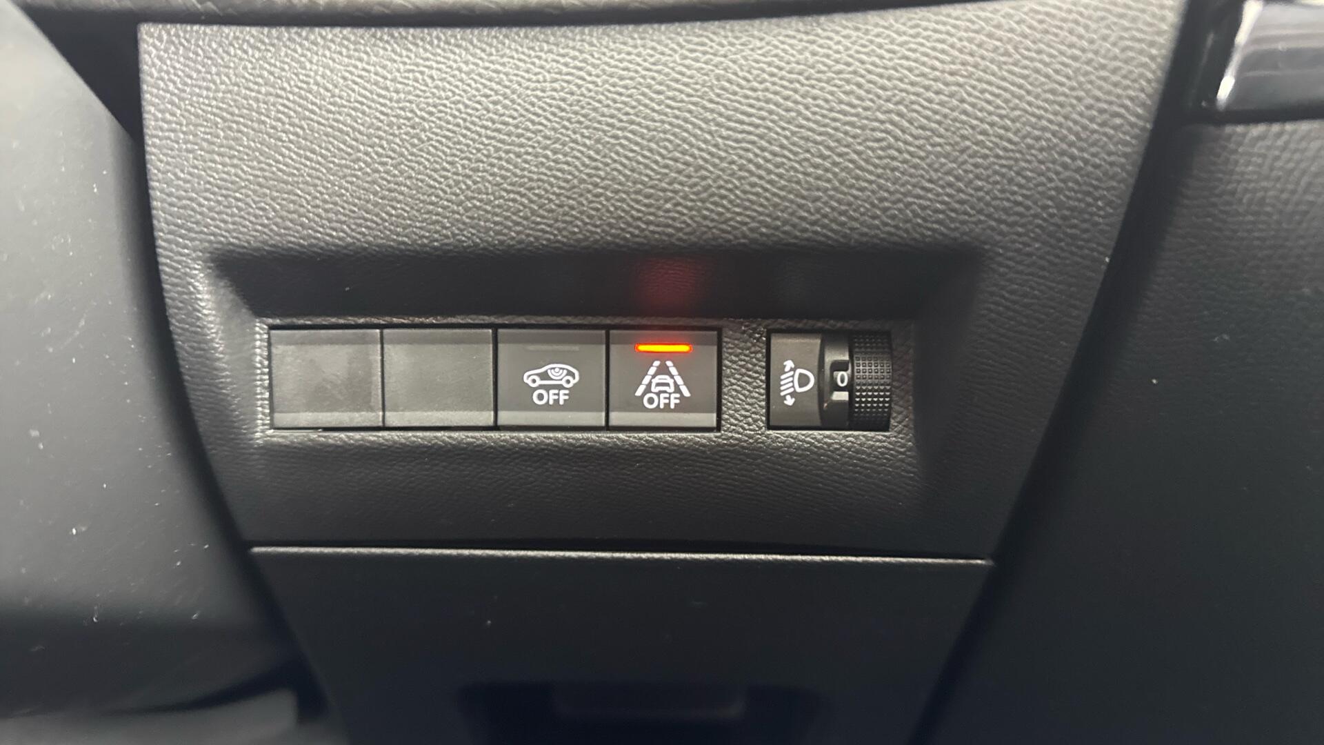 Peugeot 208 view 43