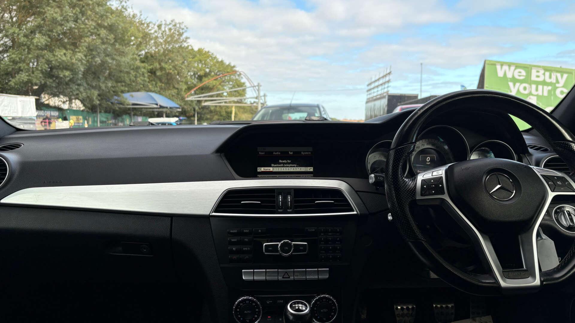 Mercedes-Benz C-Class view 31