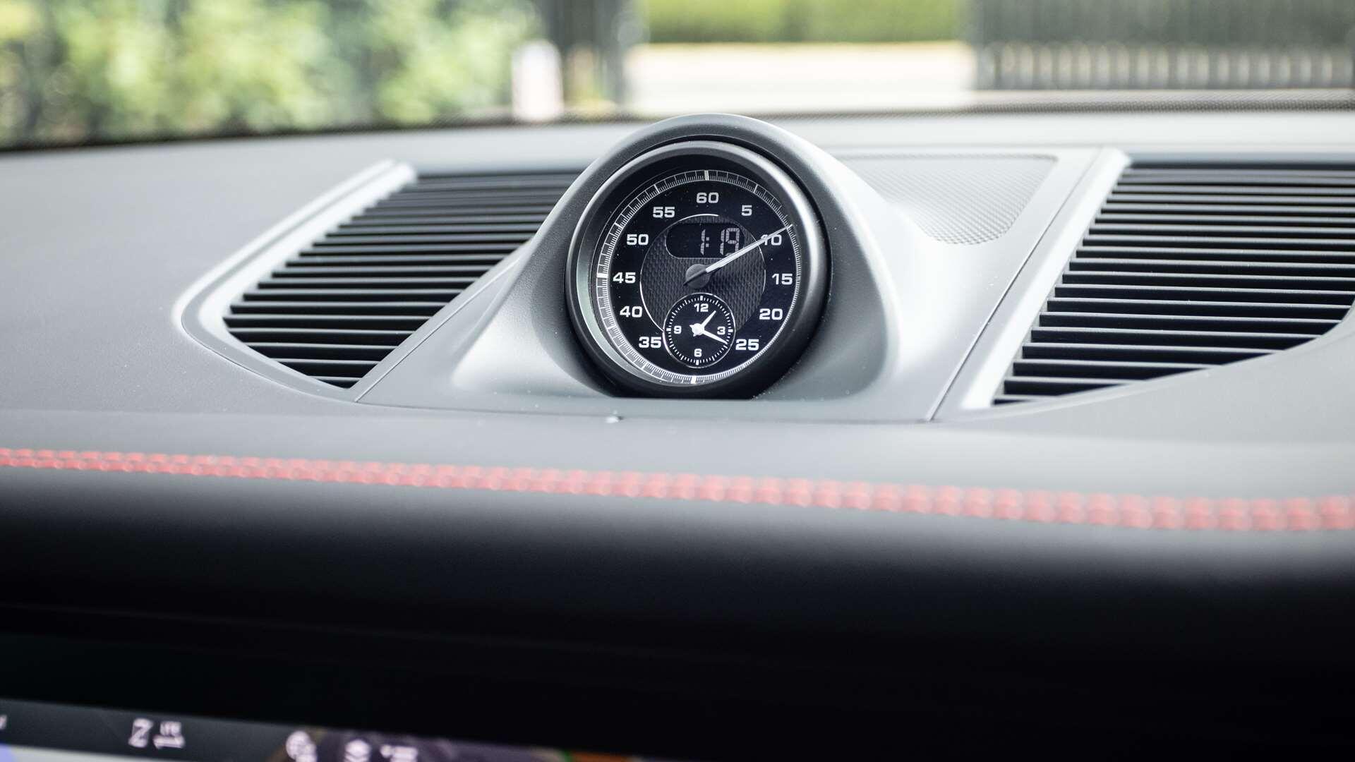 Porsche Macan view 17