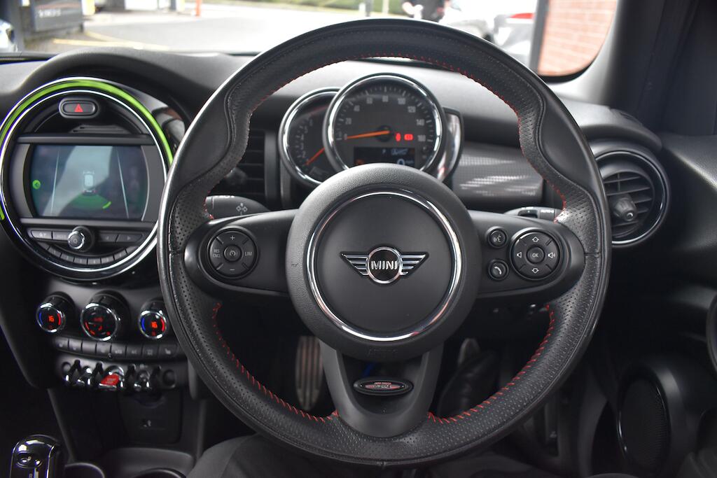Mini Hatch view 47
