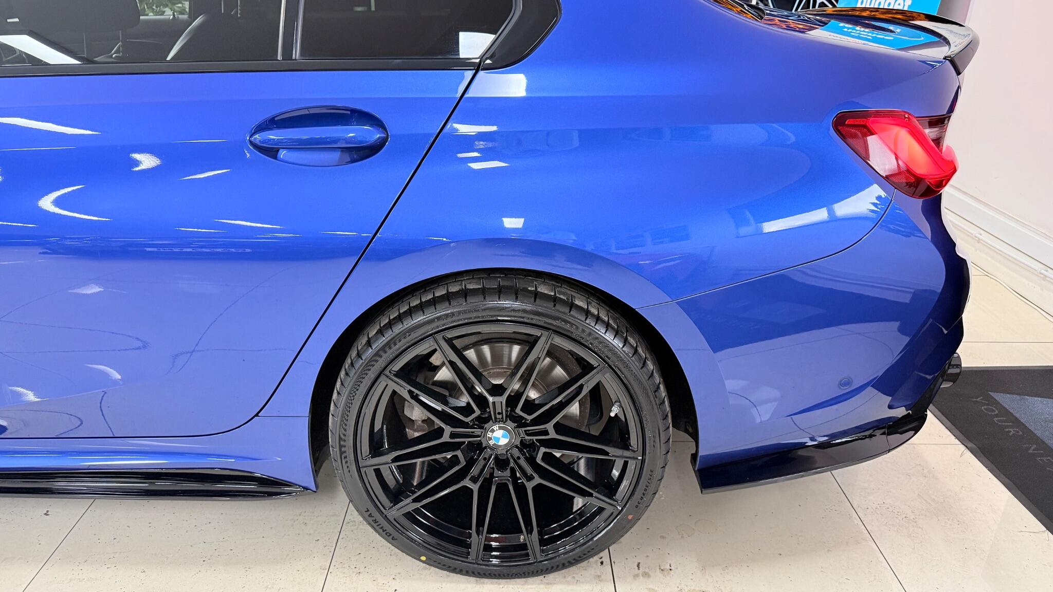 BMW 3 Series view 34