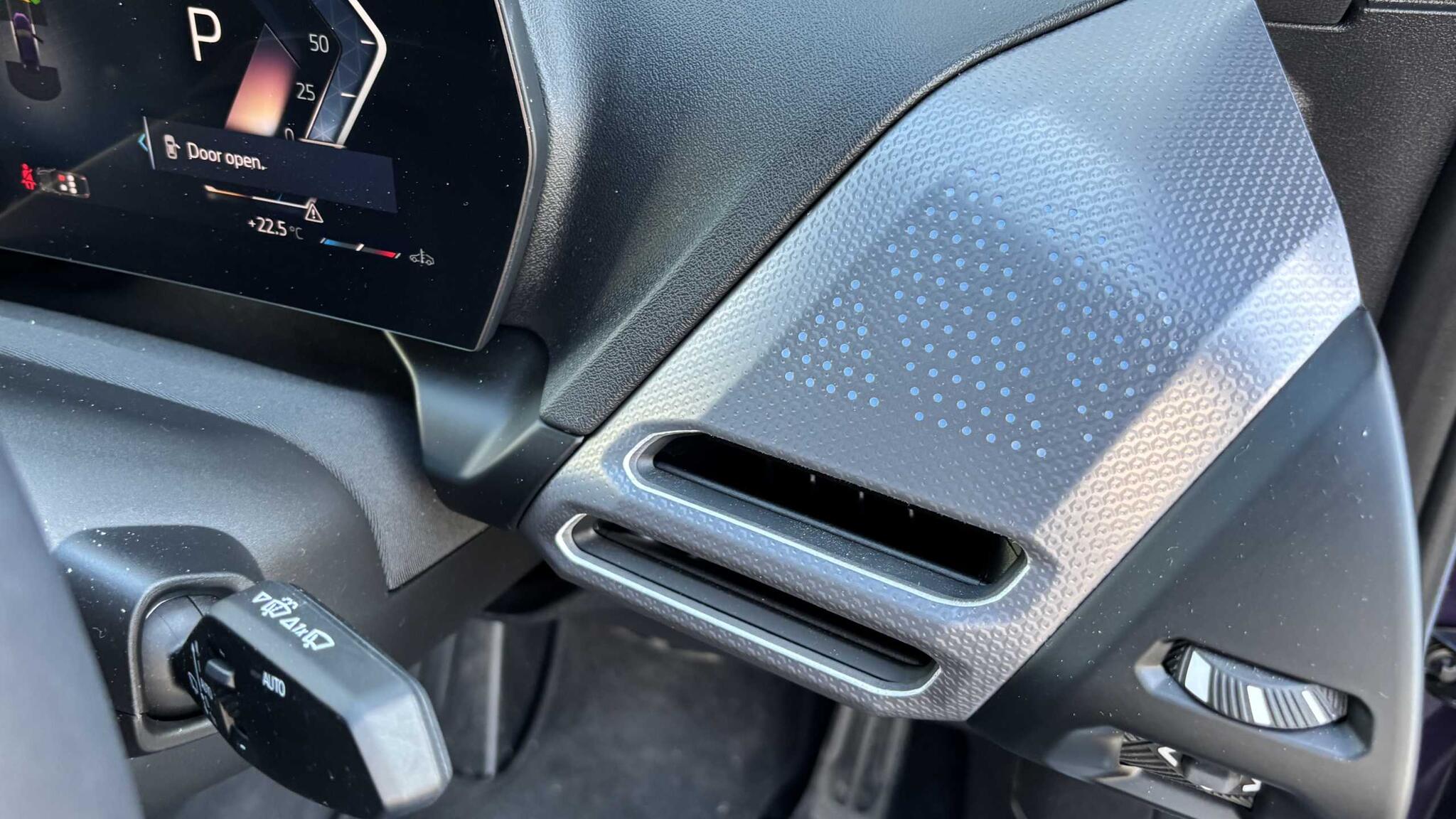 BMW 2 Series view 33