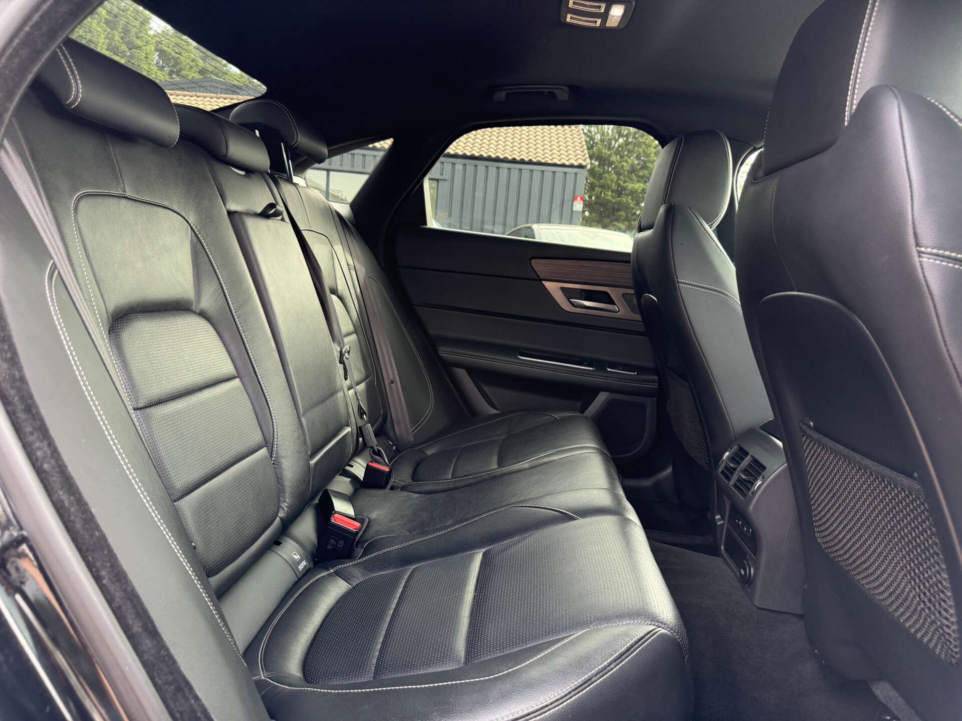 Jaguar XF view 58