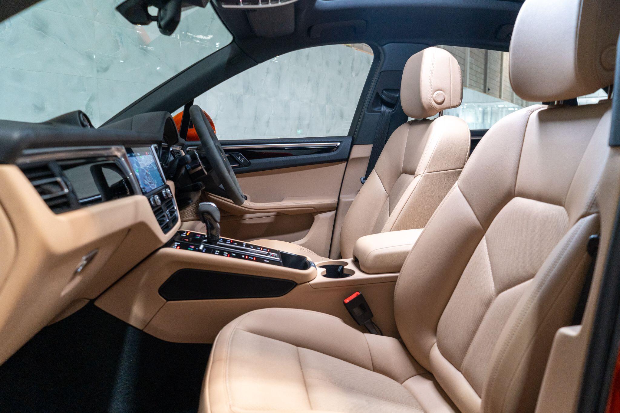 Porsche Macan view 15