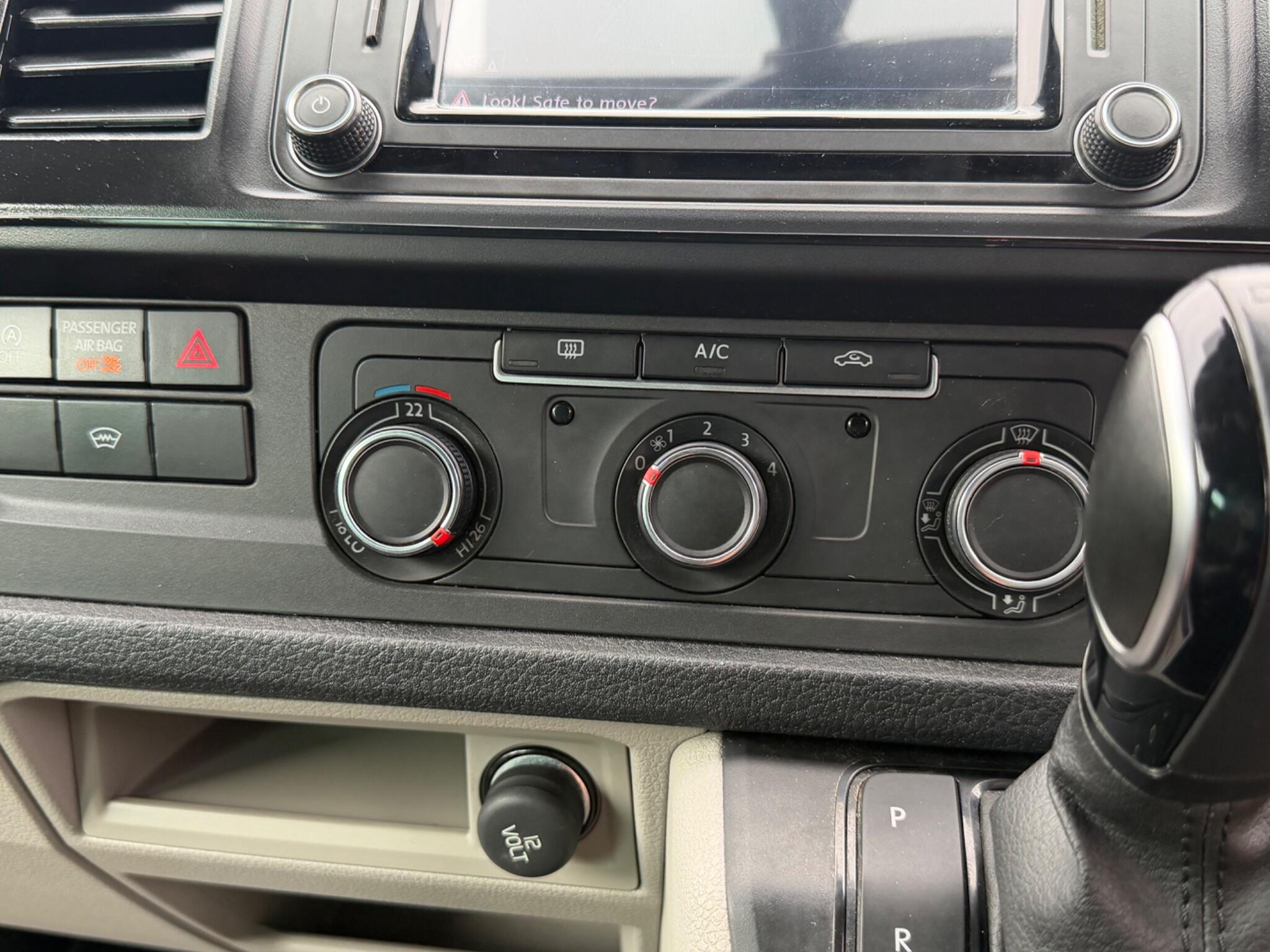 Volkswagen Transporter view 35