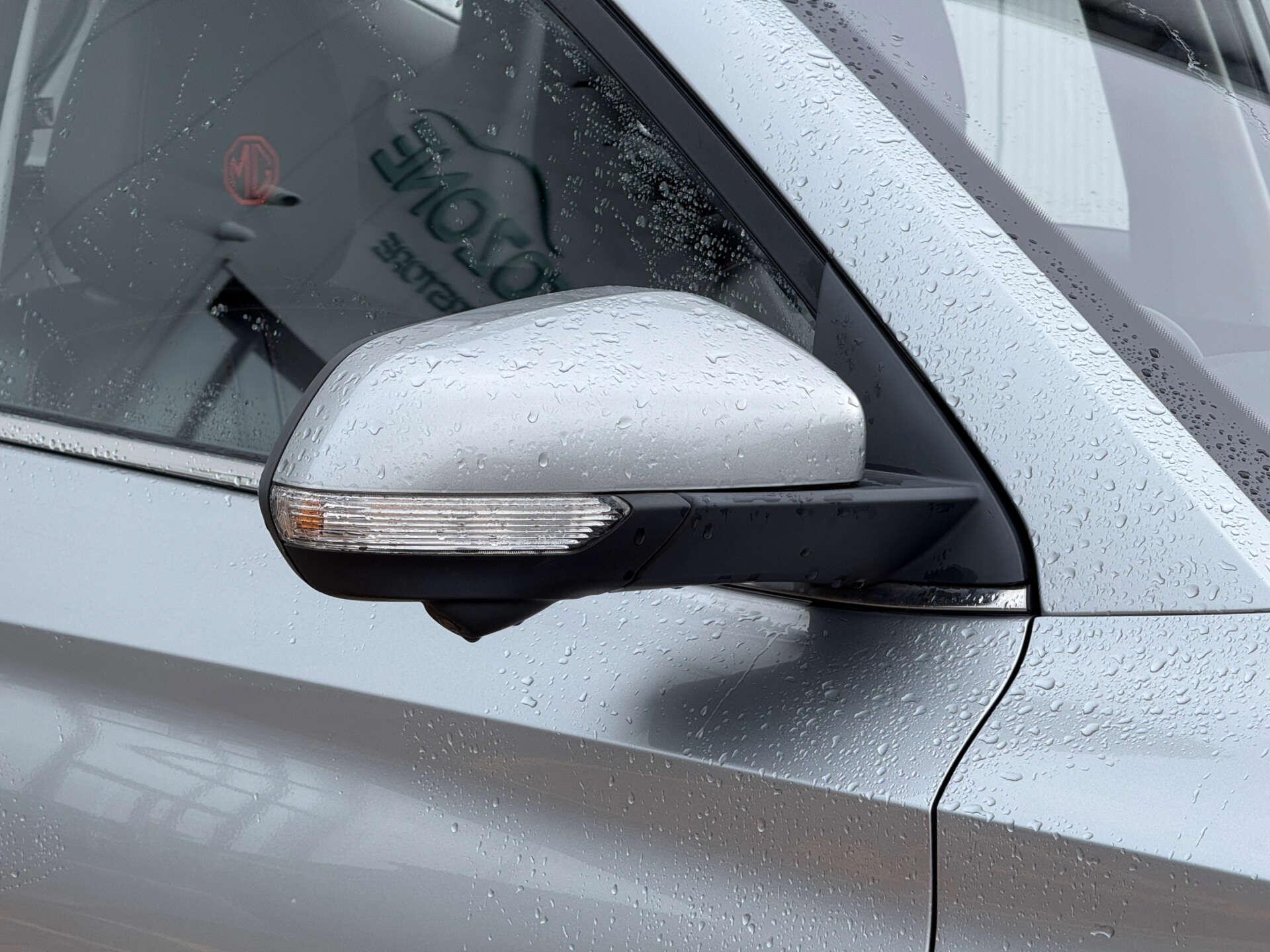 MG ZS view 12