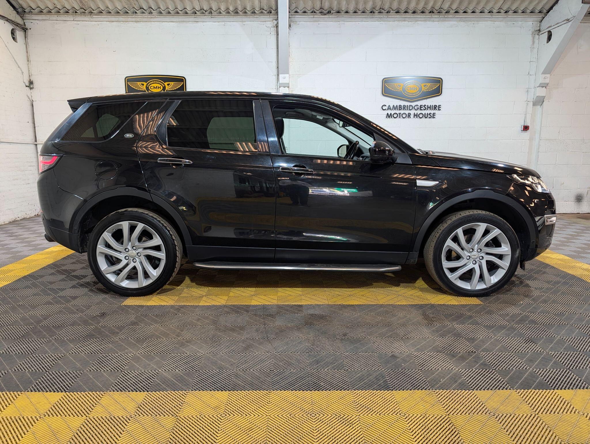 Land Rover Discovery Sport view 14